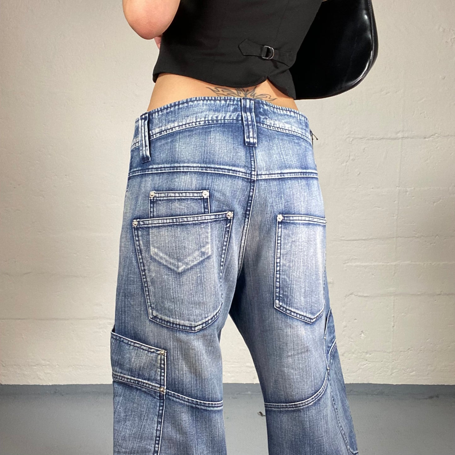 Vintage 2000’s Skater Girl Washed Out Denim Baggy Jeans with Oversized Pockets (L)