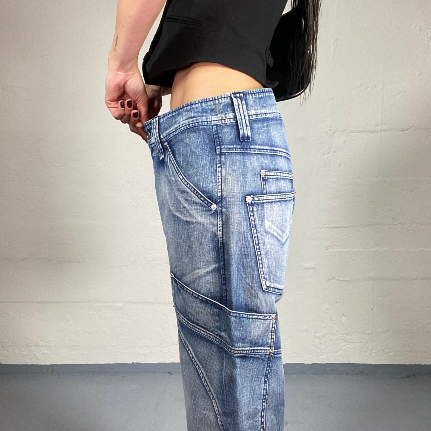 Vintage 2000’s Skater Girl Washed Out Denim Baggy Jeans with Oversized Pockets (L)