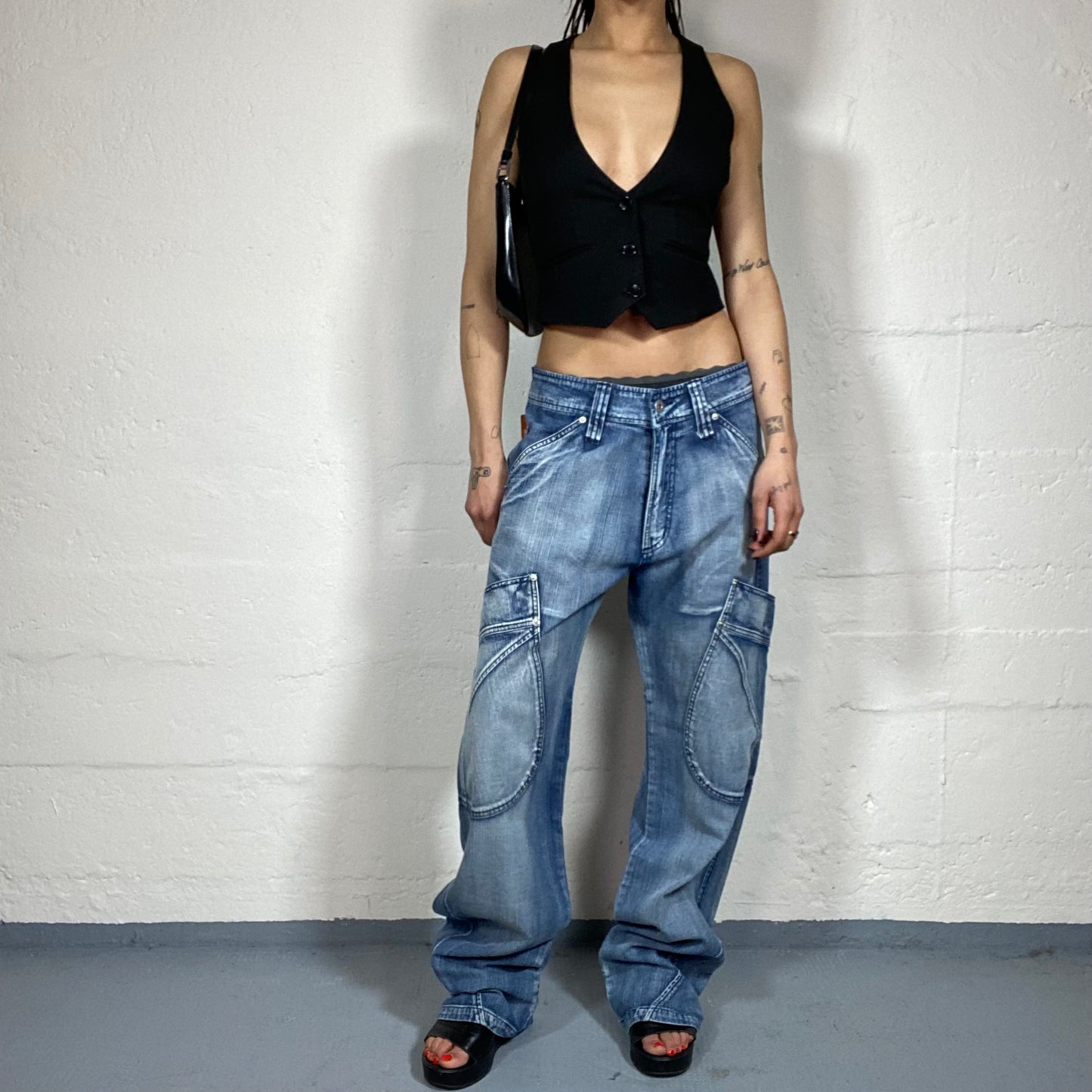 Vintage 2000’s Skater Girl Washed Out Denim Baggy Jeans with Oversized Pockets (L)