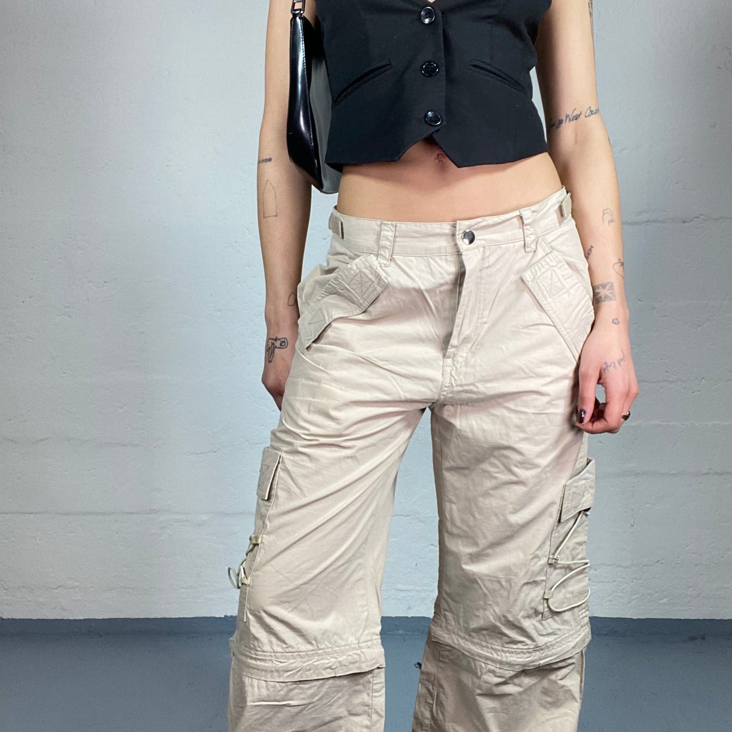 Vintage 2000’s Hip-Hop Girl Light Beige Middle Waist Baggy Pants with Pockets and Side Binding (M)