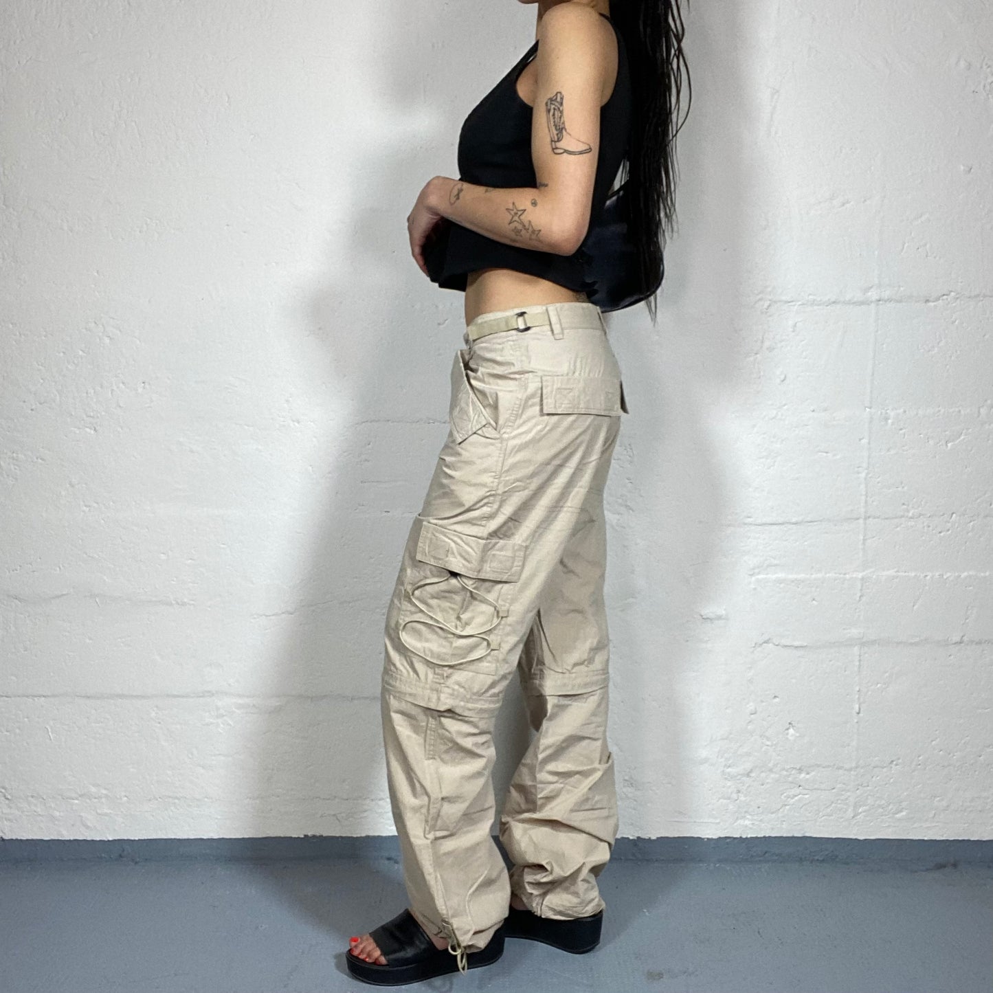 Vintage 2000’s Hip-Hop Girl Light Beige Middle Waist Baggy Pants with Pockets and Side Binding (M)