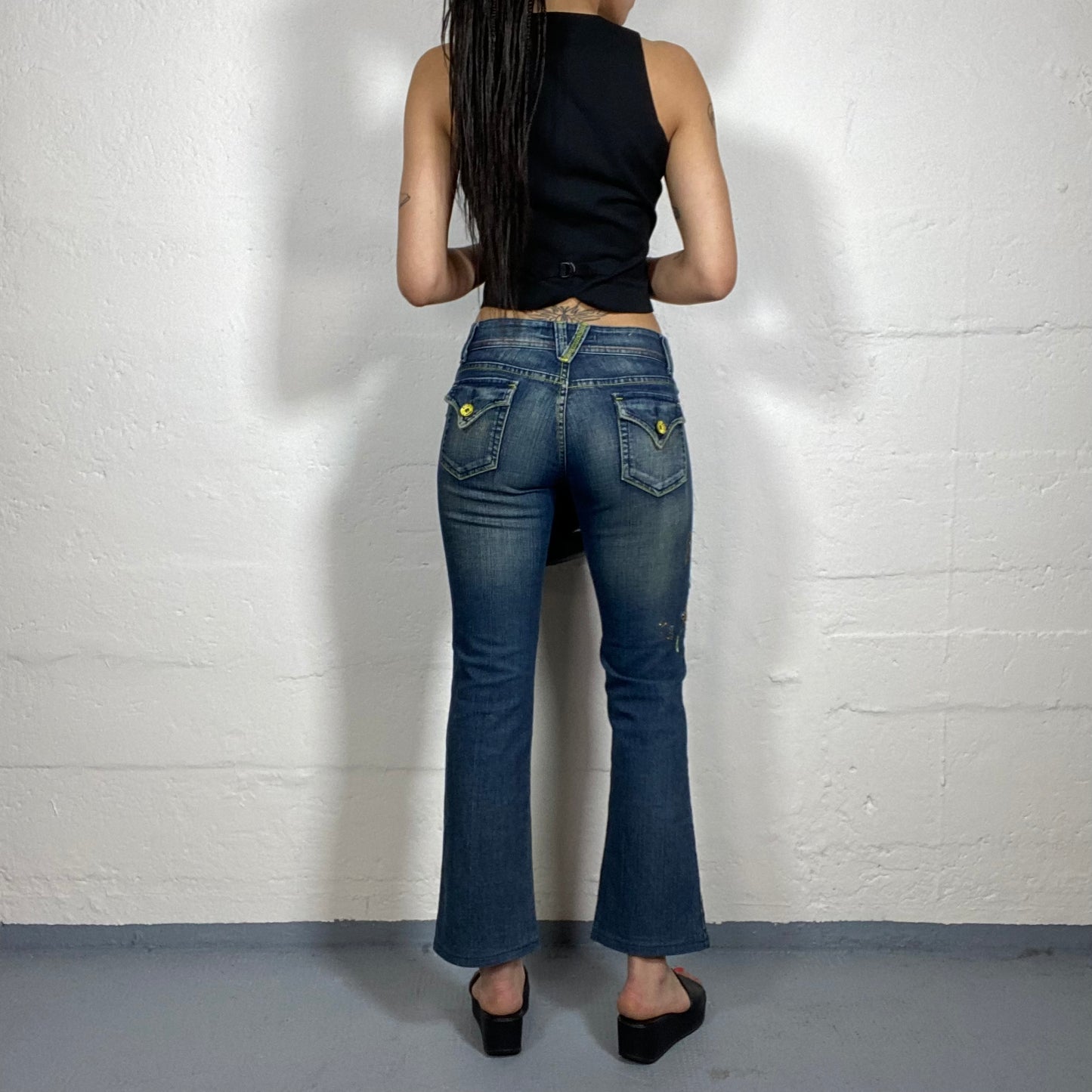 Vintage 2000’s Soft Girl Low Waisted Washed Out Slim Fitted Lightly Flared Jeans with Sewn On Embroidery Detail (S)