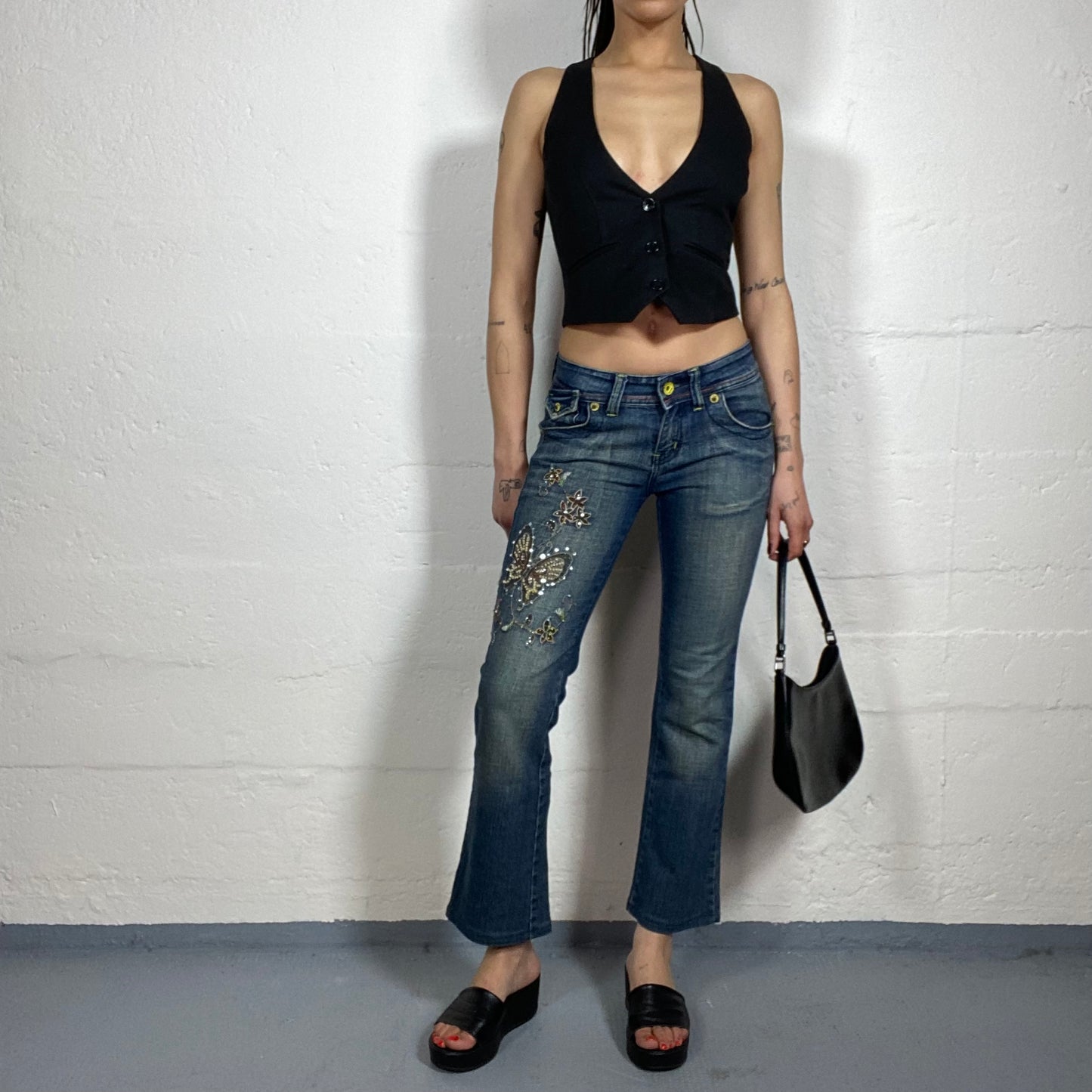 Vintage 2000’s Soft Girl Low Waisted Washed Out Slim Fitted Lightly Flared Jeans with Sewn On Embroidery Detail (S)