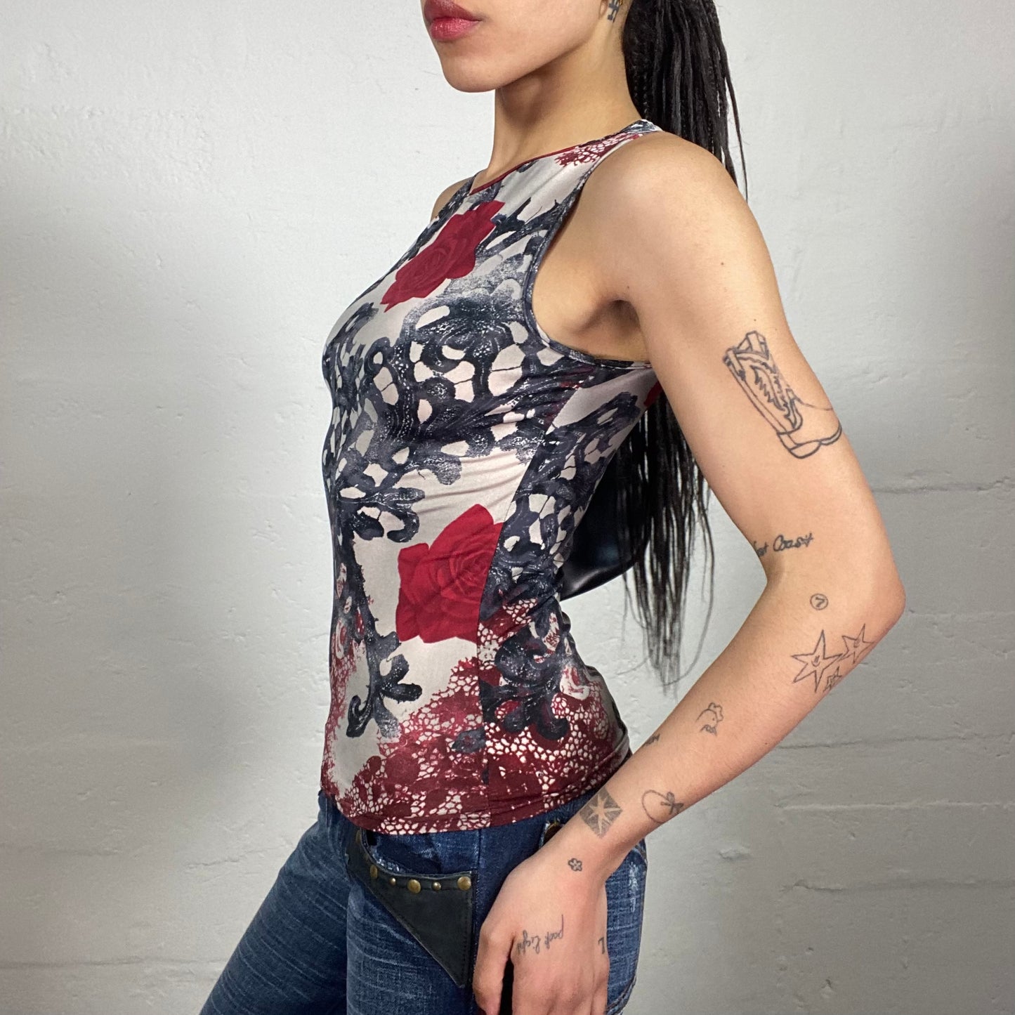 Vintage 2000's Romantic Black and Red Tank Top with Roses and Lace Print (S)