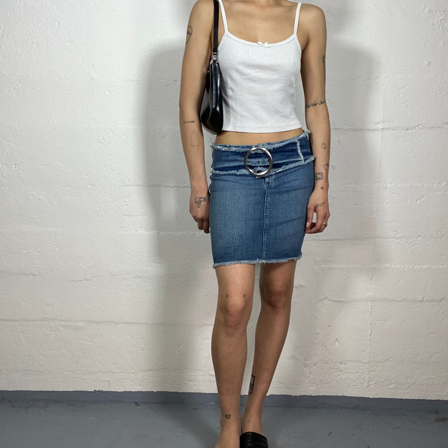 Vintage 2000's Casual Office Girl Slim Fitting Low Waisted Blue Denim Skirt with Open Trim and Silver Ring Detail (L)