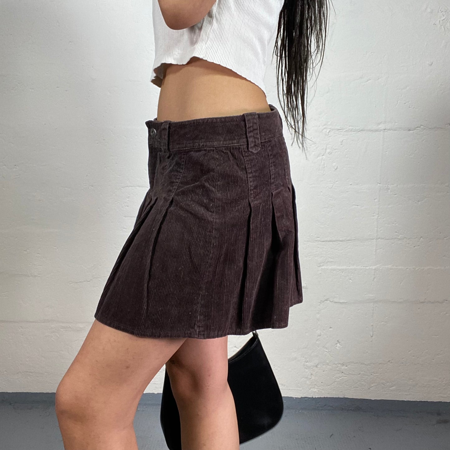 Vintage 2000's Coffee Date Low Waisted Brown Velvet Pleated Skirt (M)