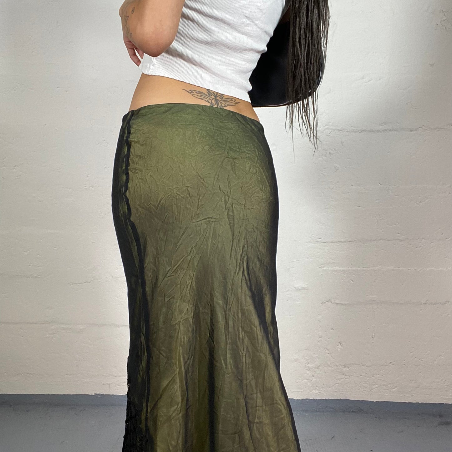 Vintage 2000's Boho Girl Mermaid Fit Low Waisted Khaki Green Shiny Maxi Skirt with Black Crochet Mesh Details (S)