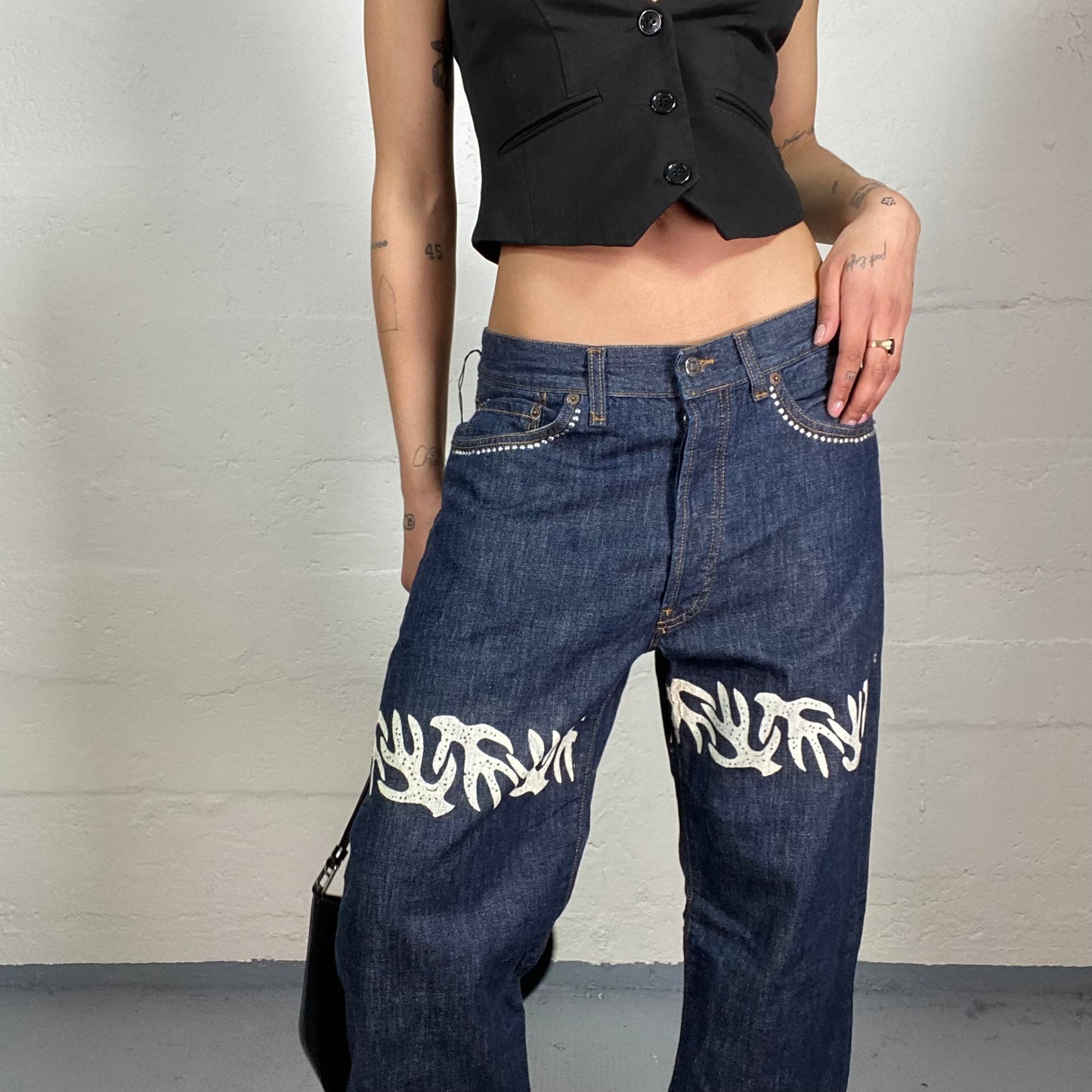 Vintage 2000's Hip-Hop Baggy Dark Denim Jeans with Decorative White Print and Rhinestone Details (M)