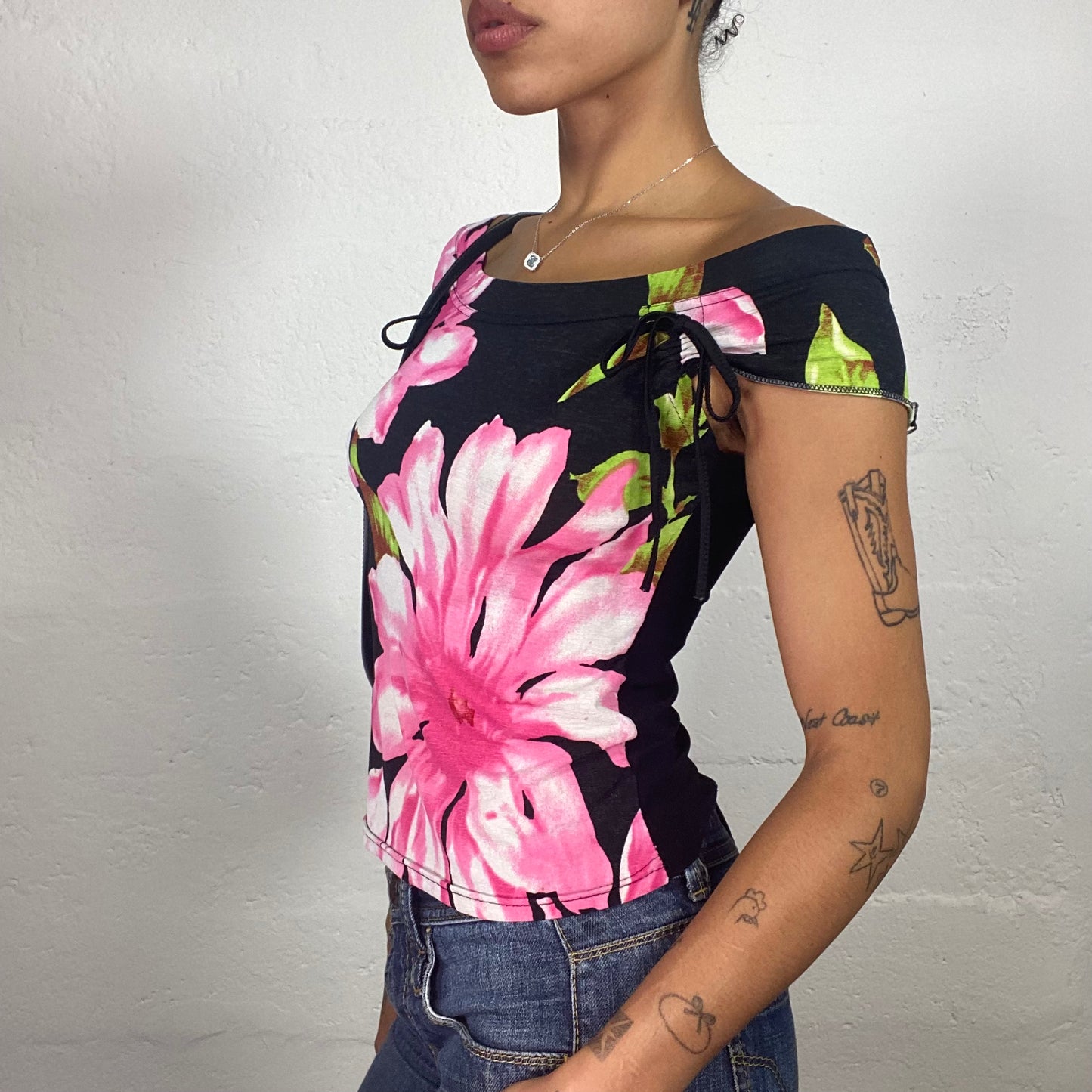 Vintage 2000's Romantic Black Sleeveless Top with Pink Flowers Print (S)