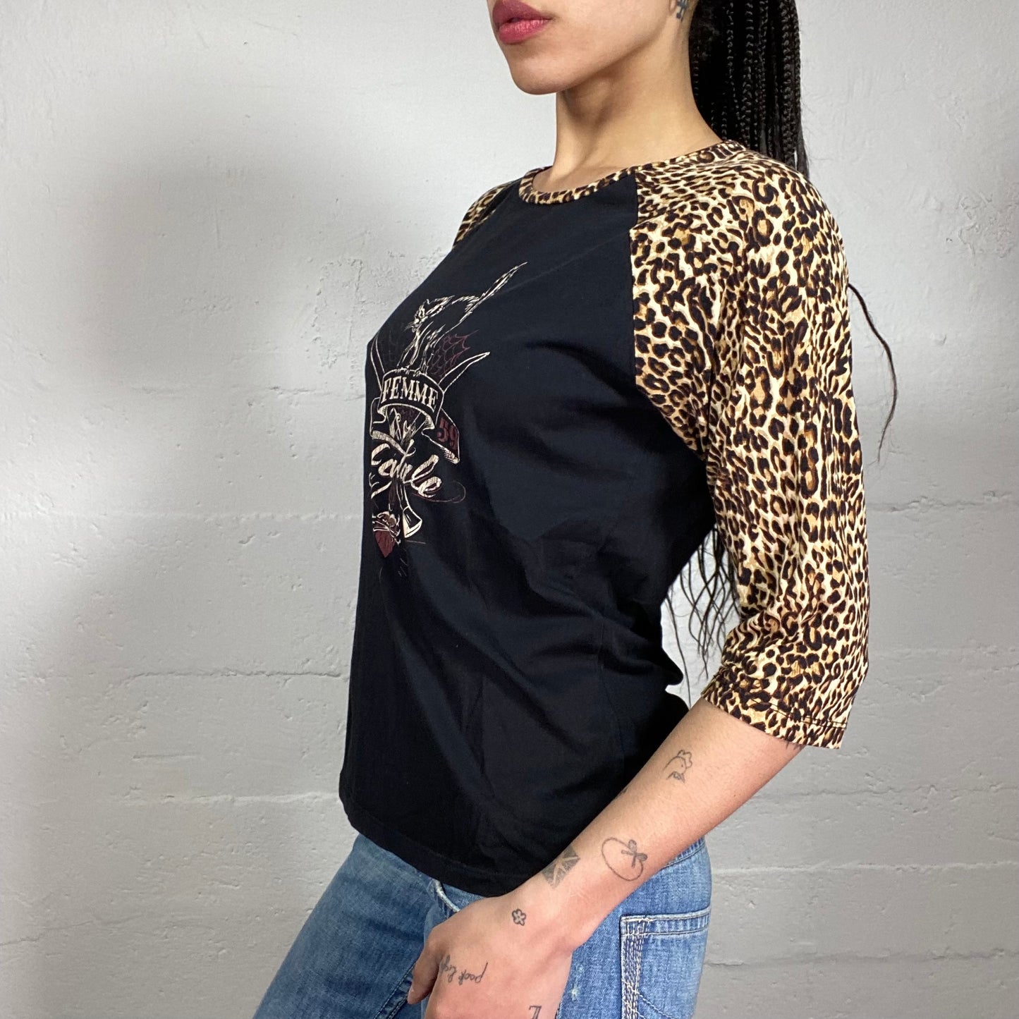 Vintage 2000’s Grunge Femme Fatale Typography and Cheetah Print 3/4 Sleeved Top (L)
