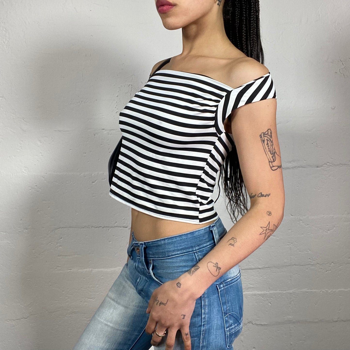 Vintage 2000’s Sea Girl Off Shoulder Striped Cropped Black and White Top with Back Binding (M)