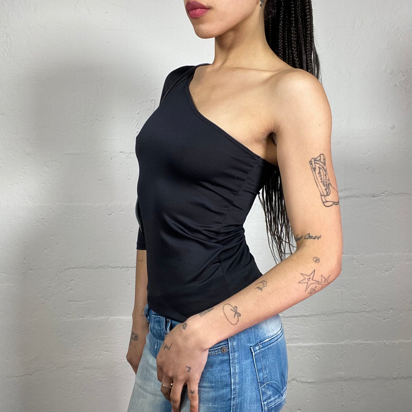 Vintage 2000’s Classy Night Out Black Asymmetric Shoulders Slim Fitted Top (S)
