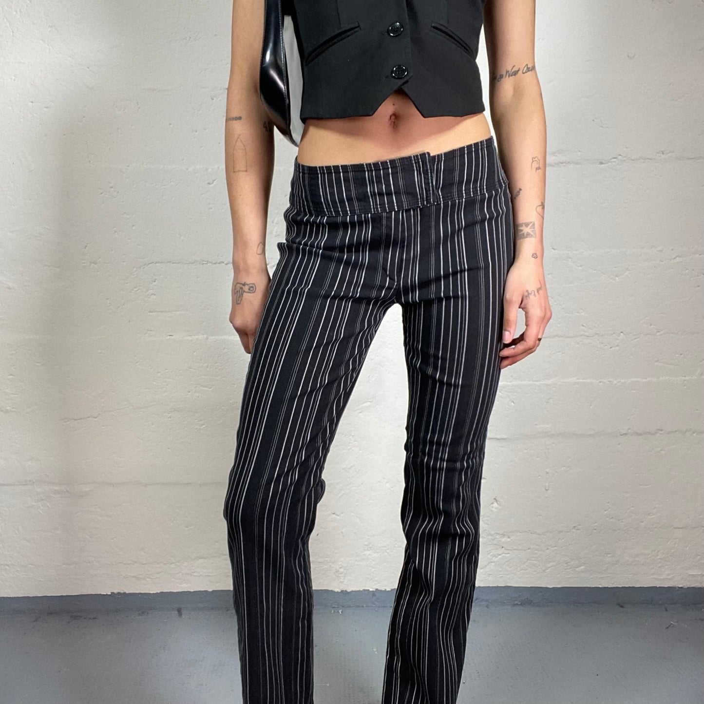 Vintage 2000’s Classy Office Girl Black Striped Straight Fit Low Waisted Pants (S)