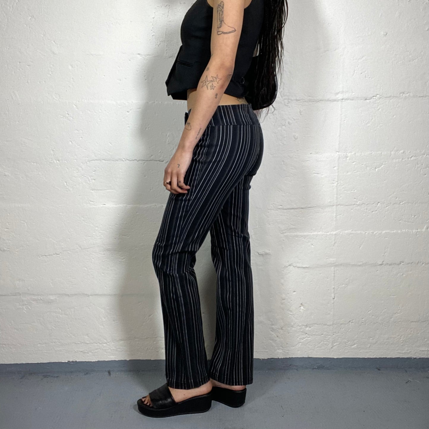 Vintage 2000’s Classy Office Girl Black Striped Straight Fit Low Waisted Pants (S)