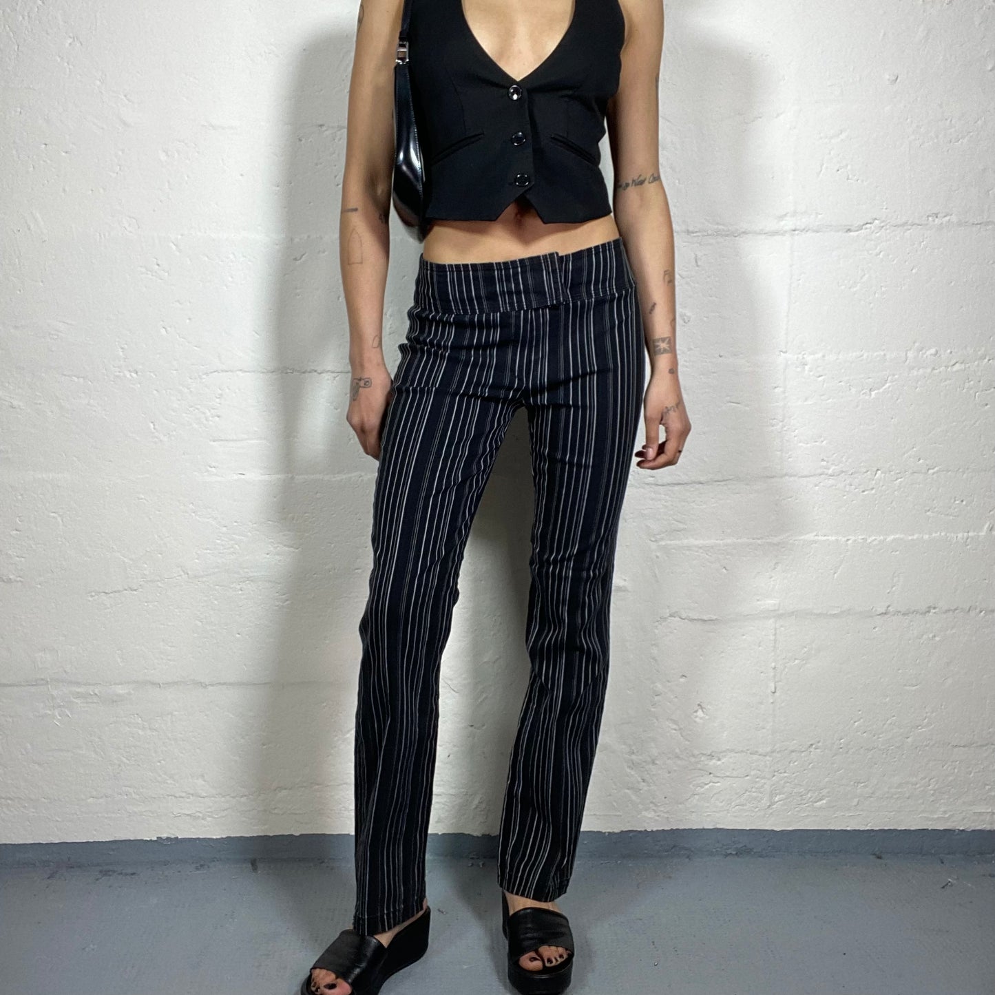 Vintage 2000’s Classy Office Girl Black Striped Straight Fit Low Waisted Pants (S)