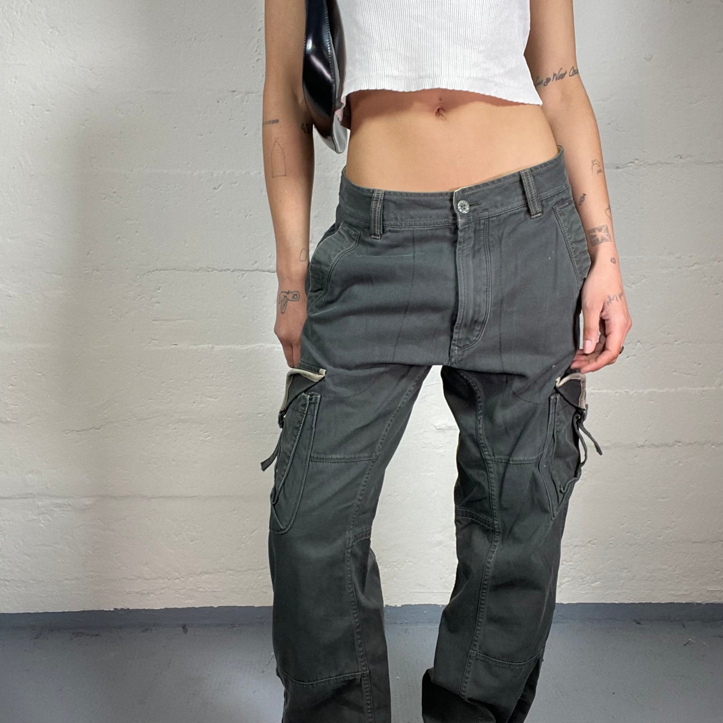 Vintage 2000’s Diesel Hip-Hop Grey Cargo Low Waisted Pants with Open Beige Trim (M)