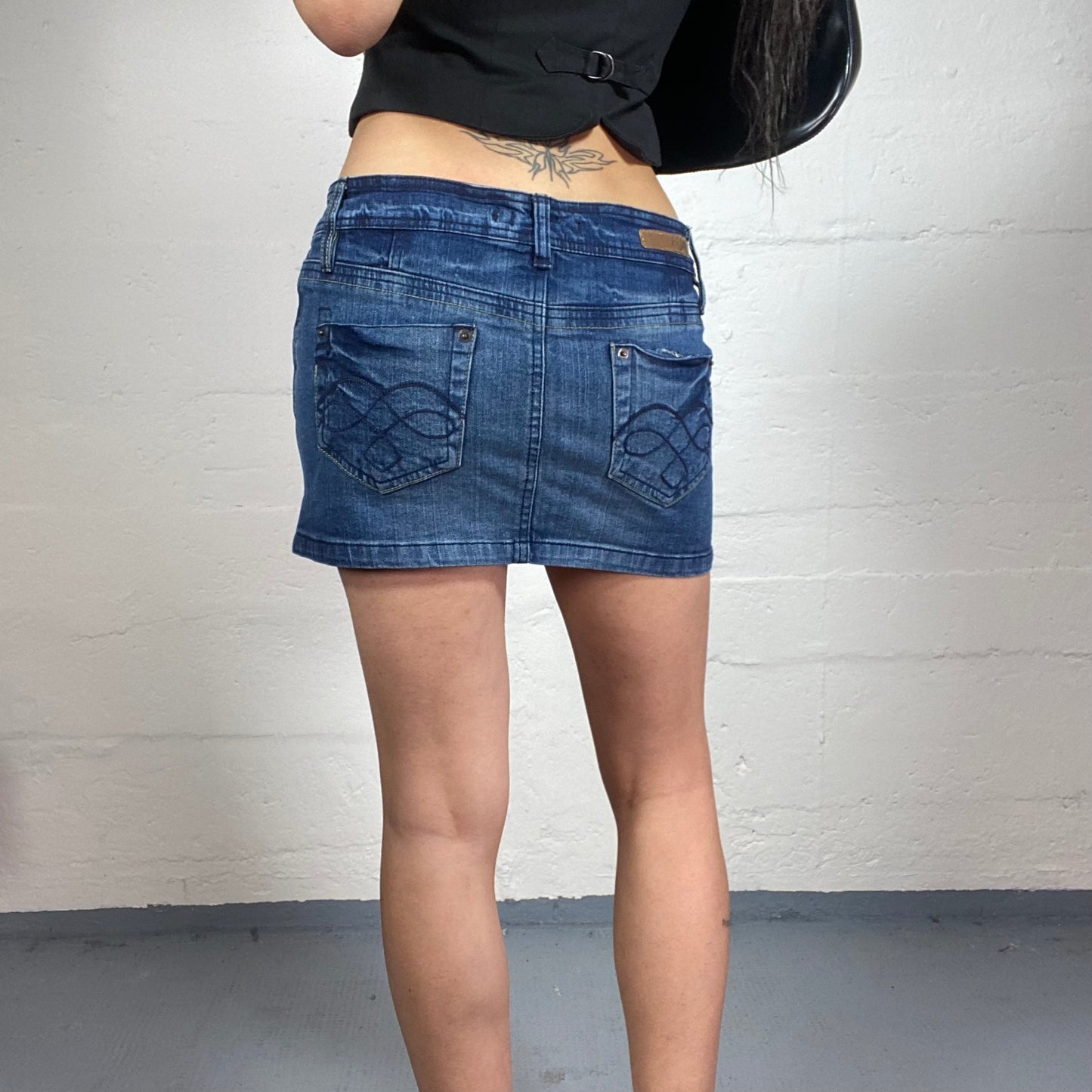 Vintage 2000’s Downtown Girl Dark Denim Micro Skirt with Back Pockets (M)