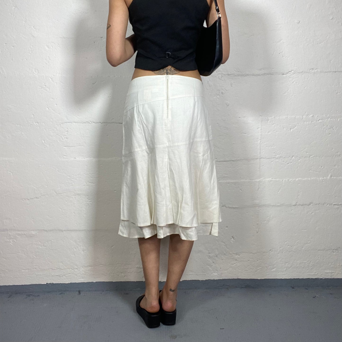 Vintage 2000’s Boho Girl White Linen Low Waisted Midi Skirt with Light Ruffles (M)