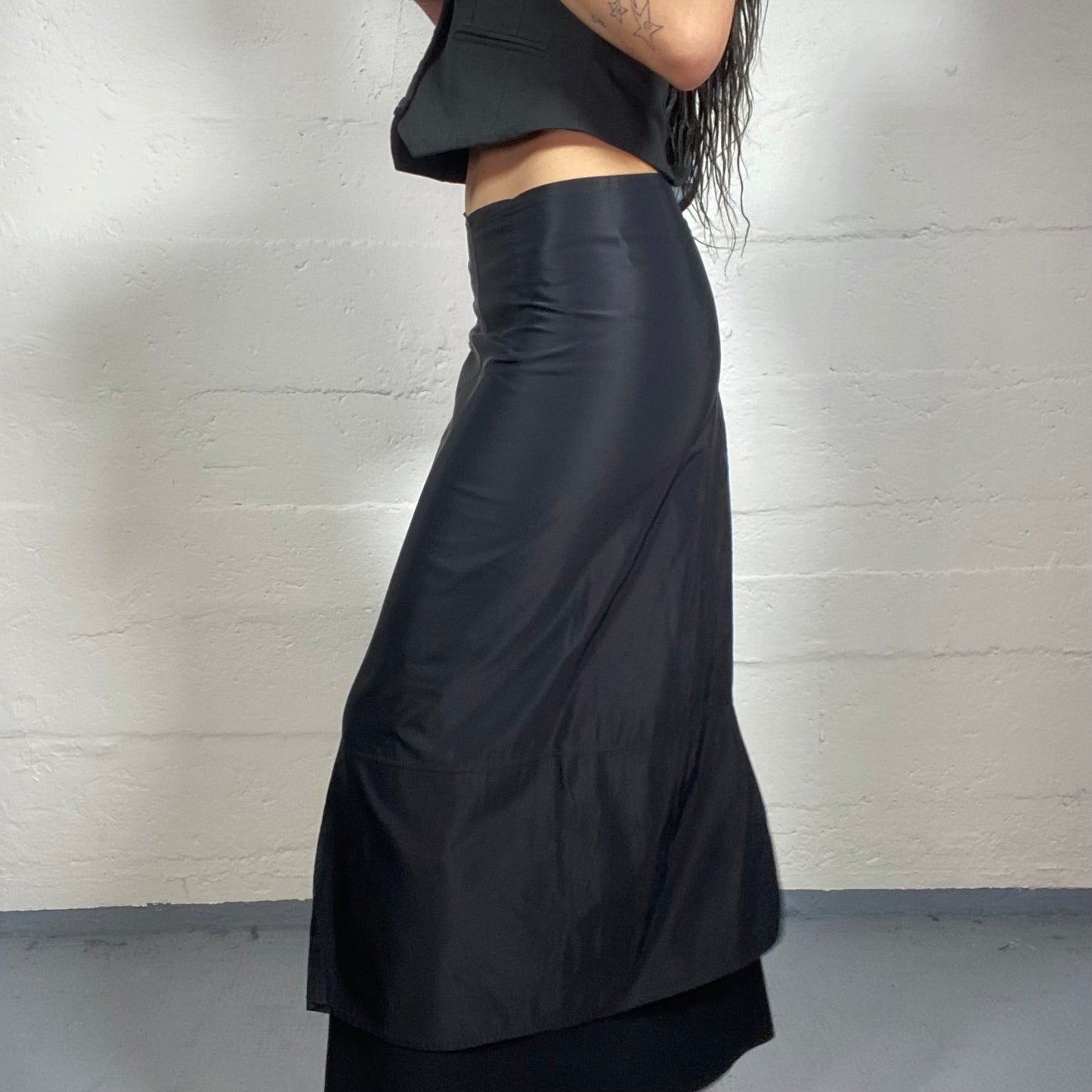 Vintage 2000’s Classy Sheer Mid Waist Maxi Black Skirt (S)