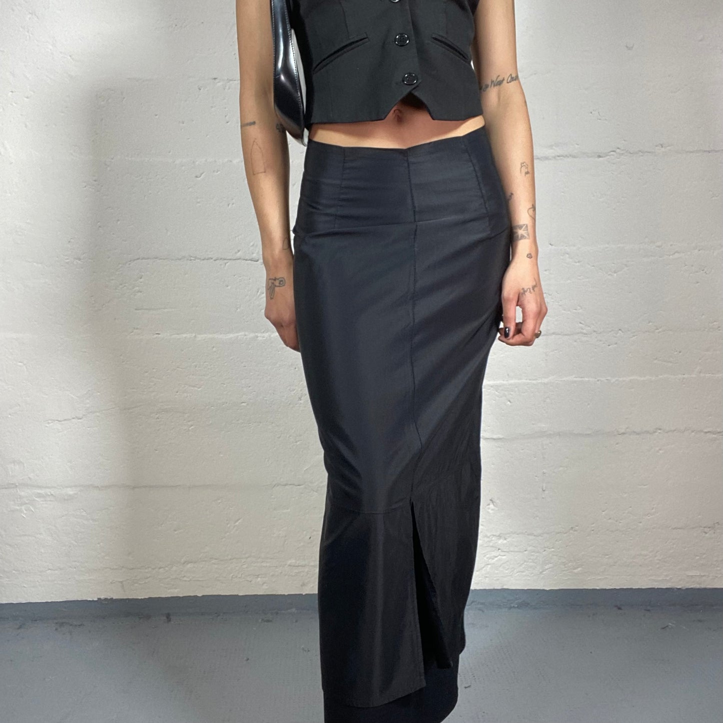 Vintage 2000’s Classy Sheer Mid Waist Maxi Black Skirt (S)