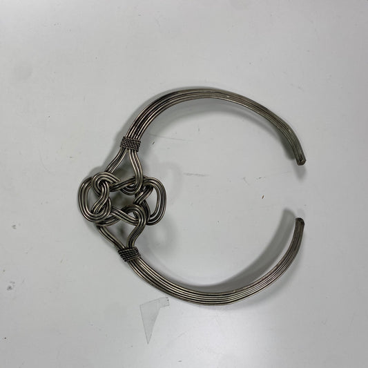 Vintage 2000’s Gothic Antique Silver Knotted Effect Necklace