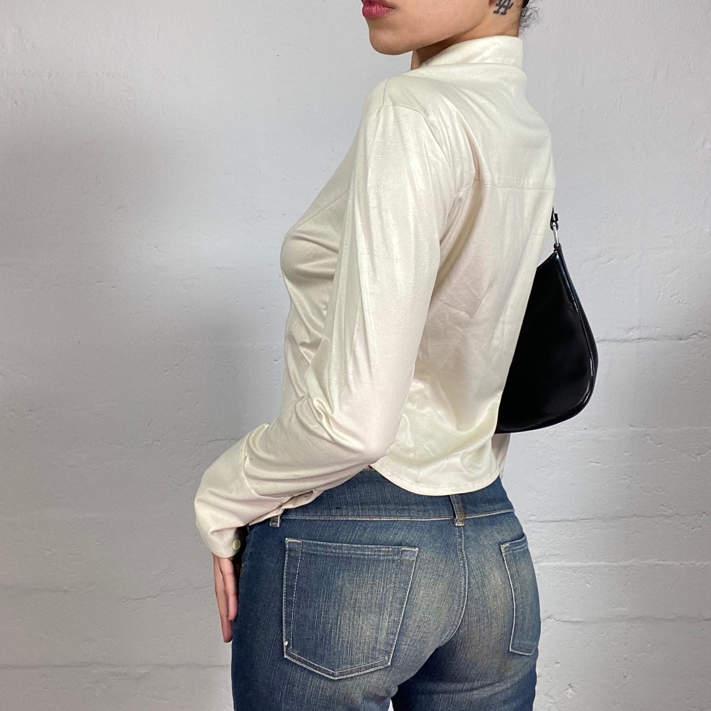 Vintage 2000's Soft Office Girl Milky Colour Silky Zip Up Shirt with Pointy Collar (M)