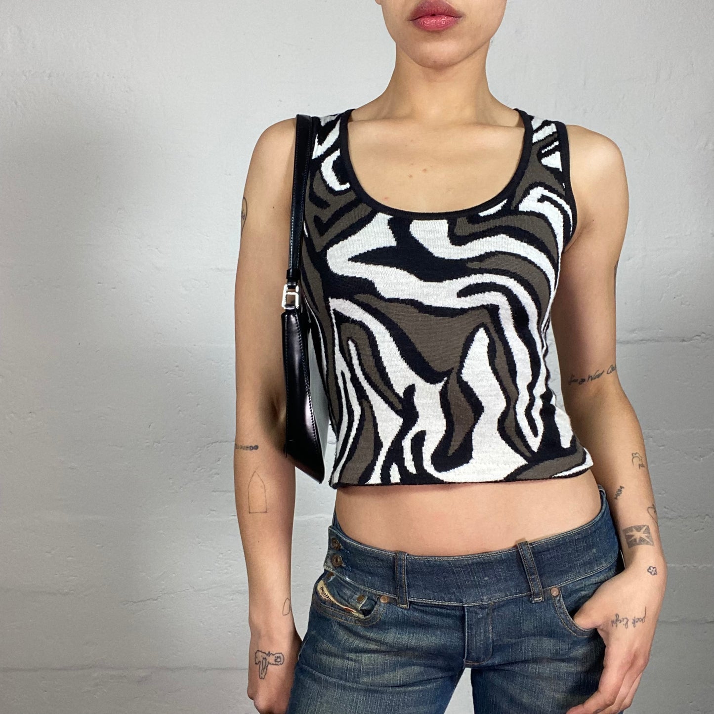Vintage 2000's Futuristic Brown and White Knitted Cropped Tank Top with Abstract Print (S)