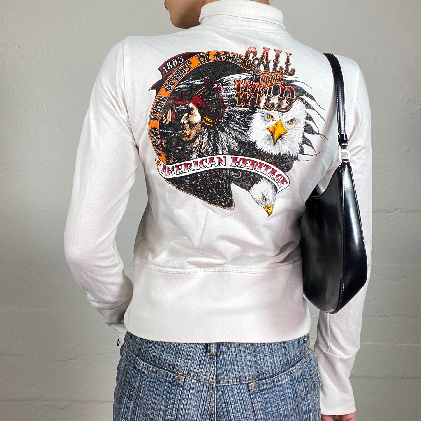 Vintage 2000's Grunge White Zip Up Pullover with Gold No Stealing Freedom and Biker Vibe Illustration Prints (M)