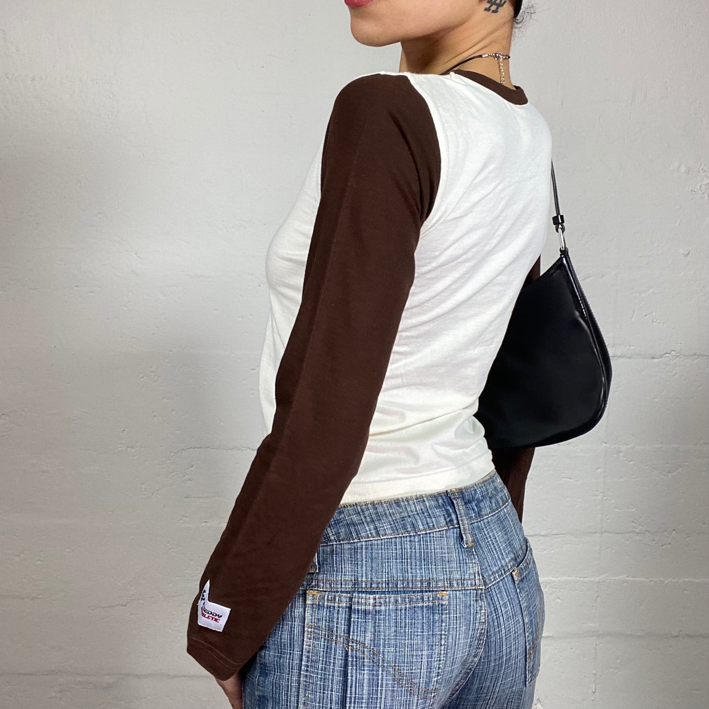 Vintage 2000's Casual White and Brown Longsleeve Top with Typography Print (XS)