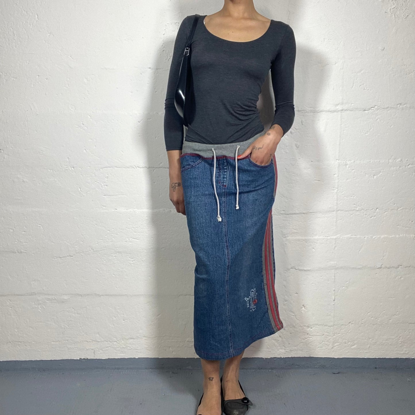 Vintage 2000's Sporty Blue Denim Midi Skirt with Waist Band and Decorative Side Stripes (S/M)