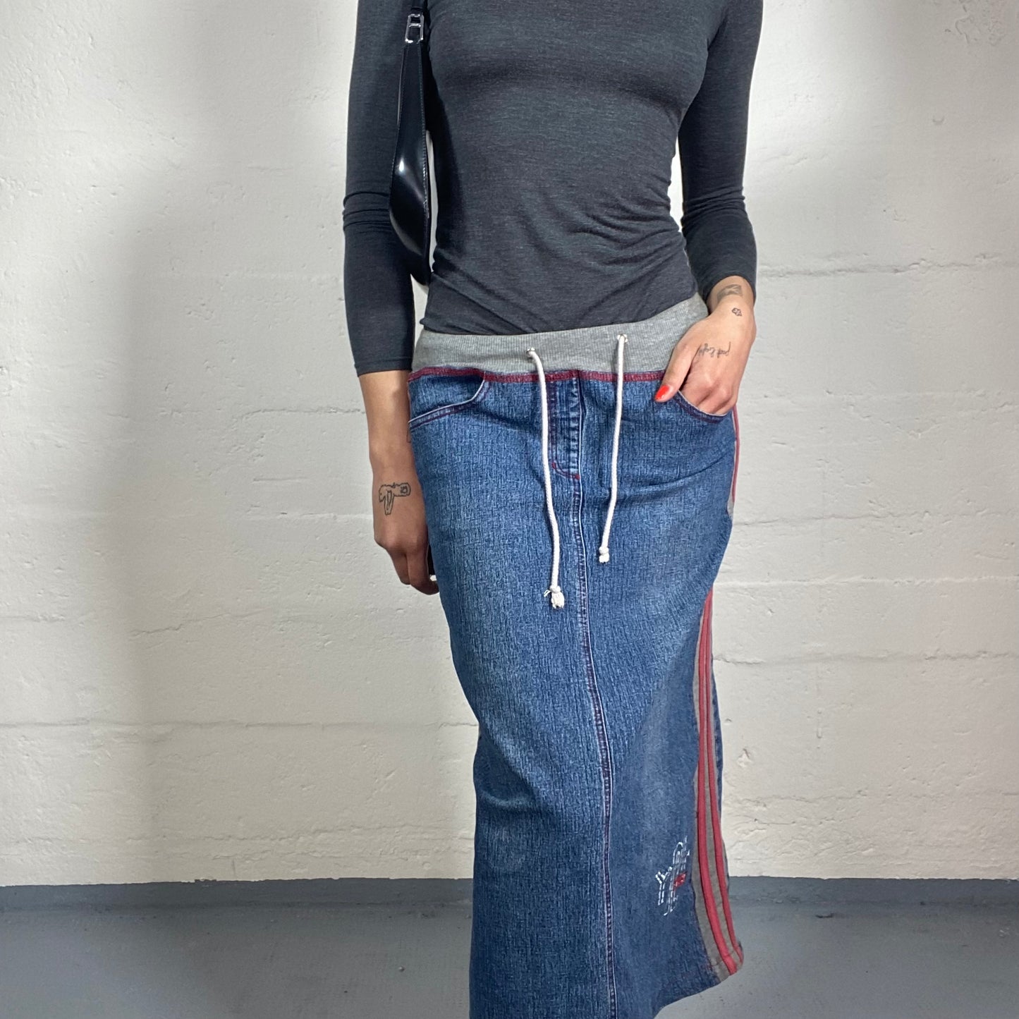 Vintage 2000's Sporty Blue Denim Midi Skirt with Waist Band and Decorative Side Stripes (S/M)