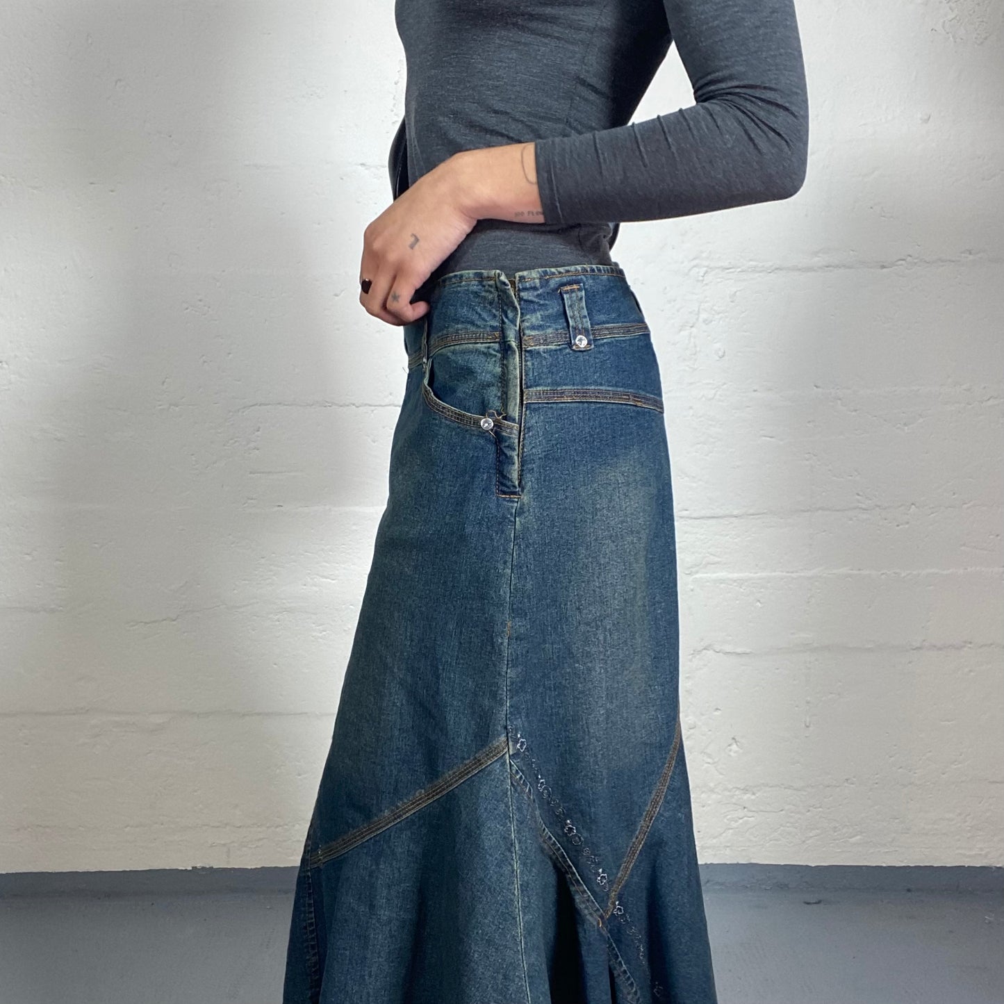 Vintage 2000's Summer Park Date Midi Blue Denim Skirt with Floral Embroidery (S/M)