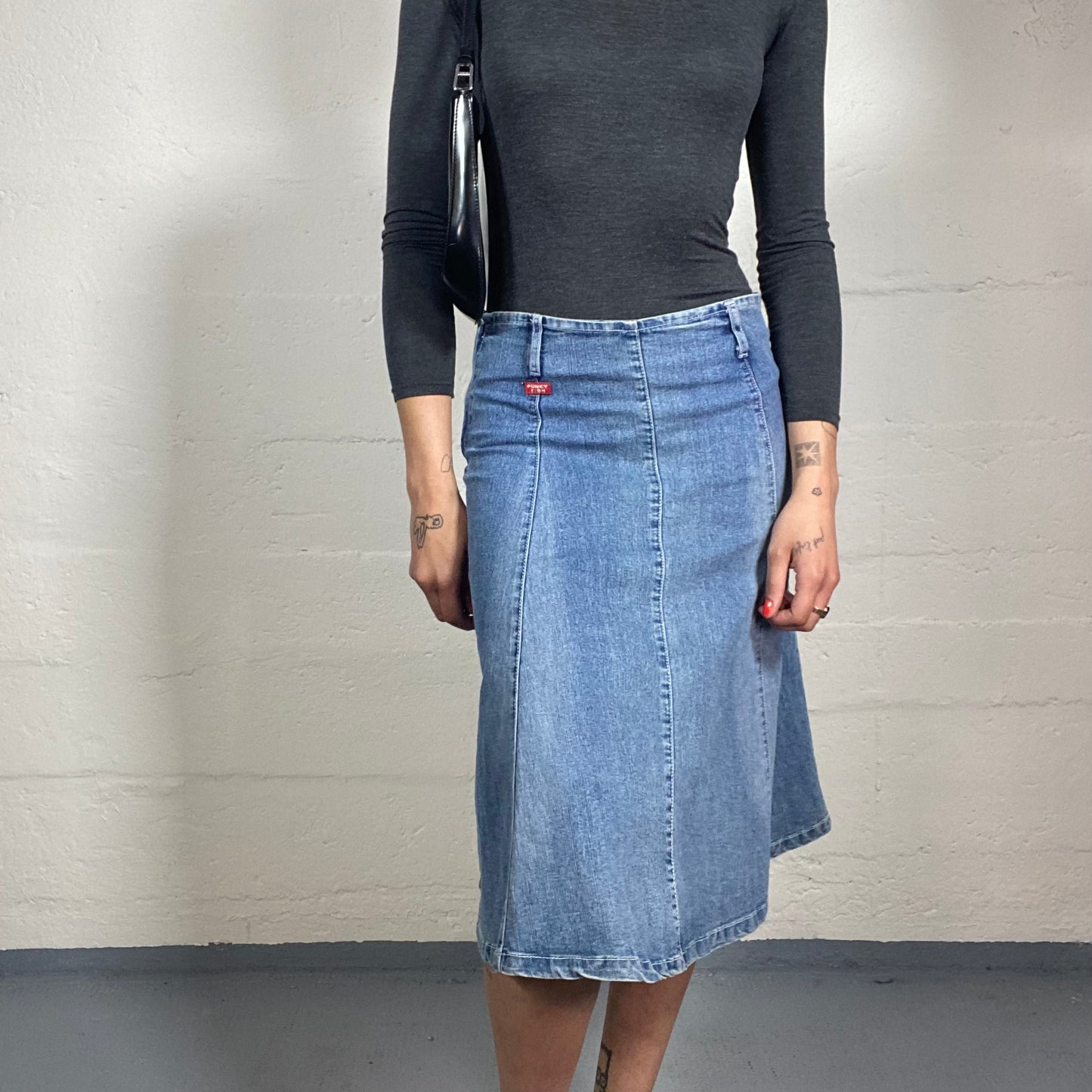 Vintage 2000's Casual Classic Blue Denim Midi Skirt (S)