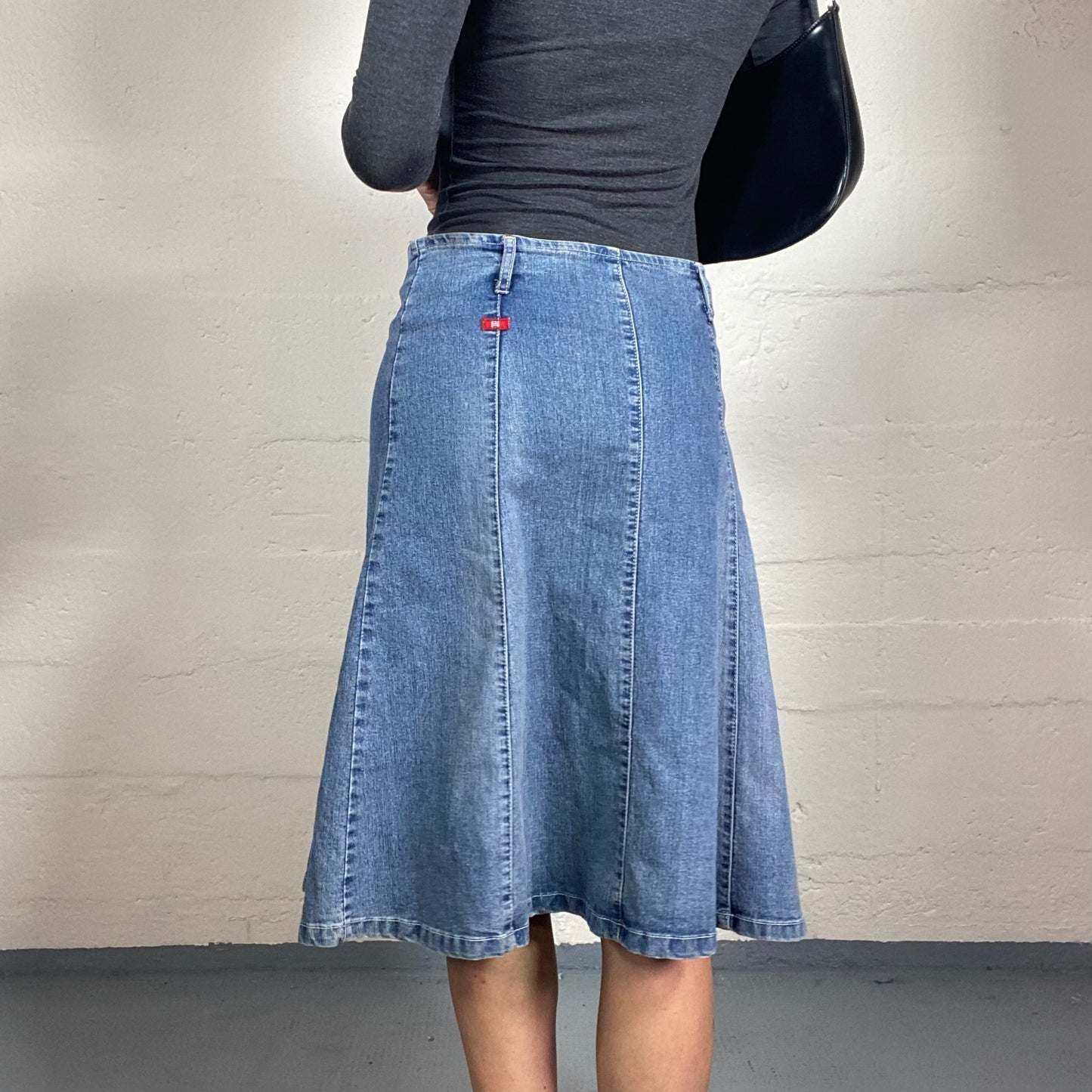 Vintage 2000's Casual Classic Blue Denim Midi Skirt (S)