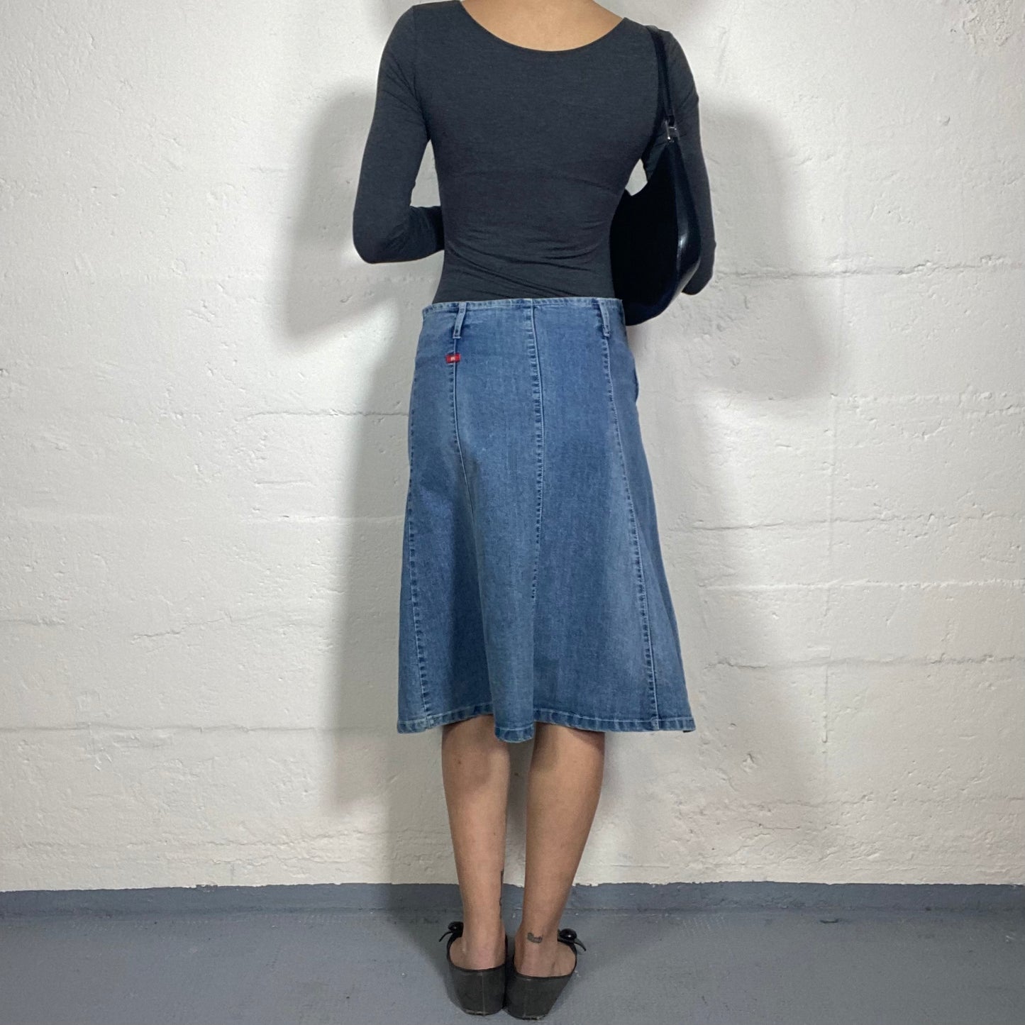 Vintage 2000's Casual Classic Blue Denim Midi Skirt (S)