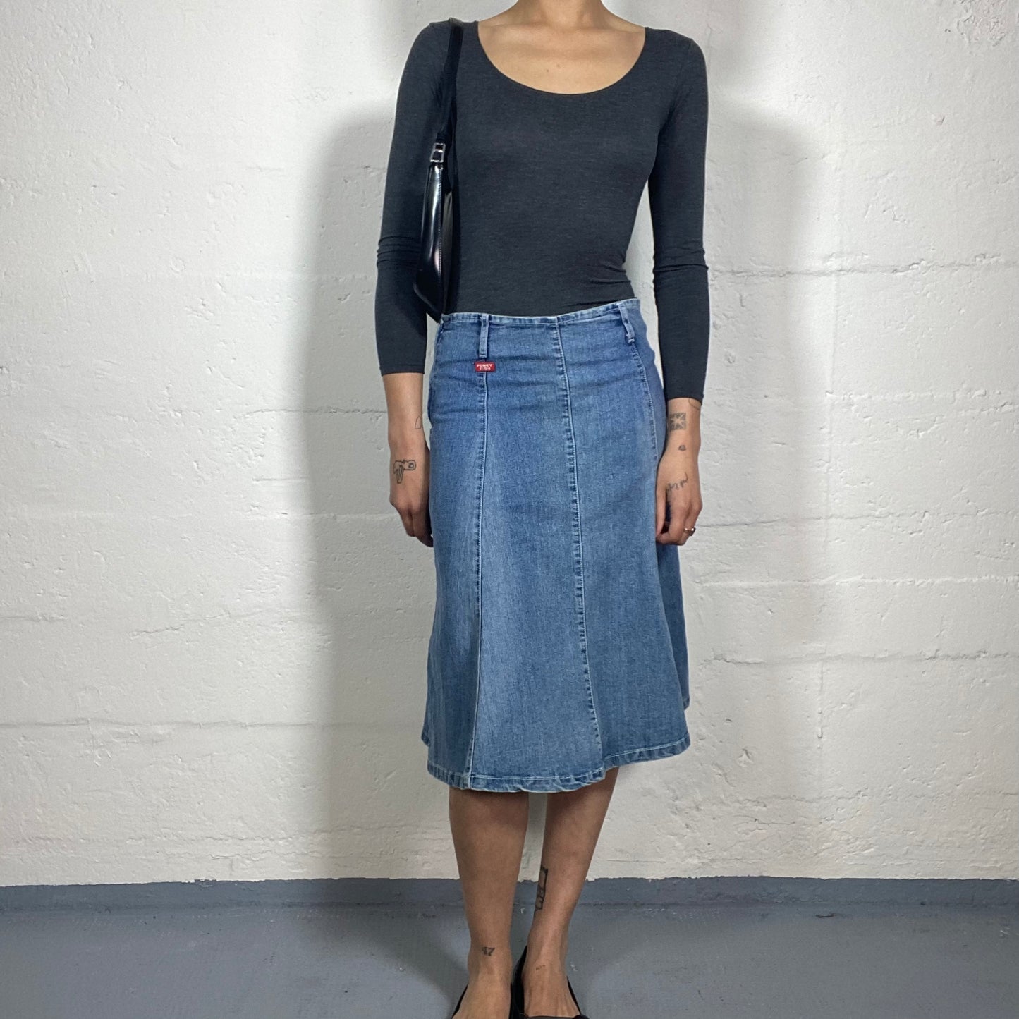 Vintage 2000's Casual Classic Blue Denim Midi Skirt (S)