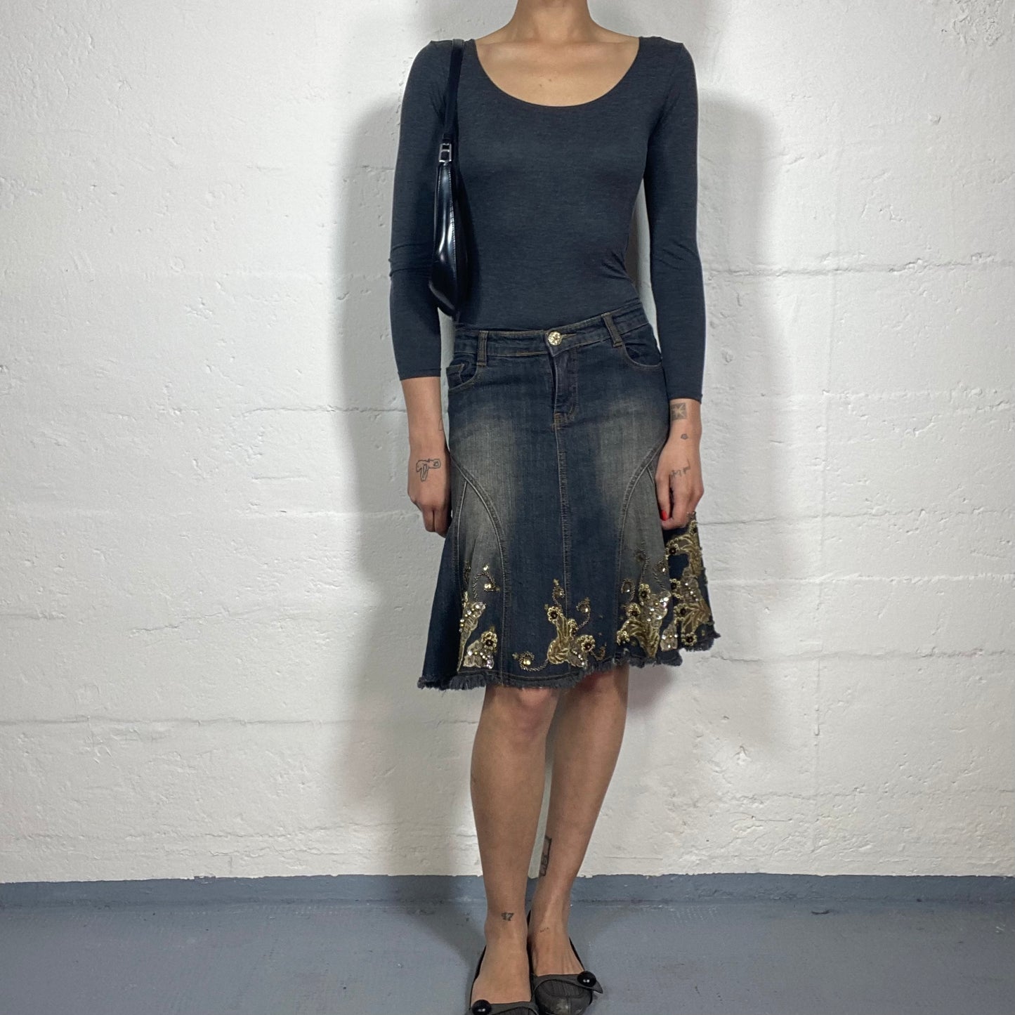 Vintage 2000's Boho Girl Dark Denim Dirty Effect Midi Skirt with Gold Sequins Embroidery (M)