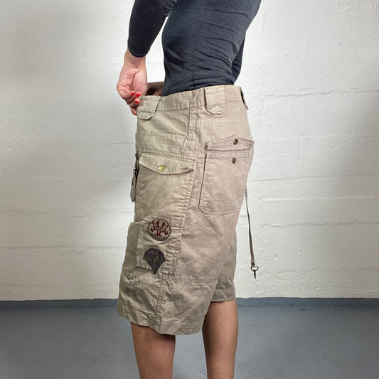 Vintage 2000's Streetstyle Beige Cargo Shorts with Multiple Pockets (M)