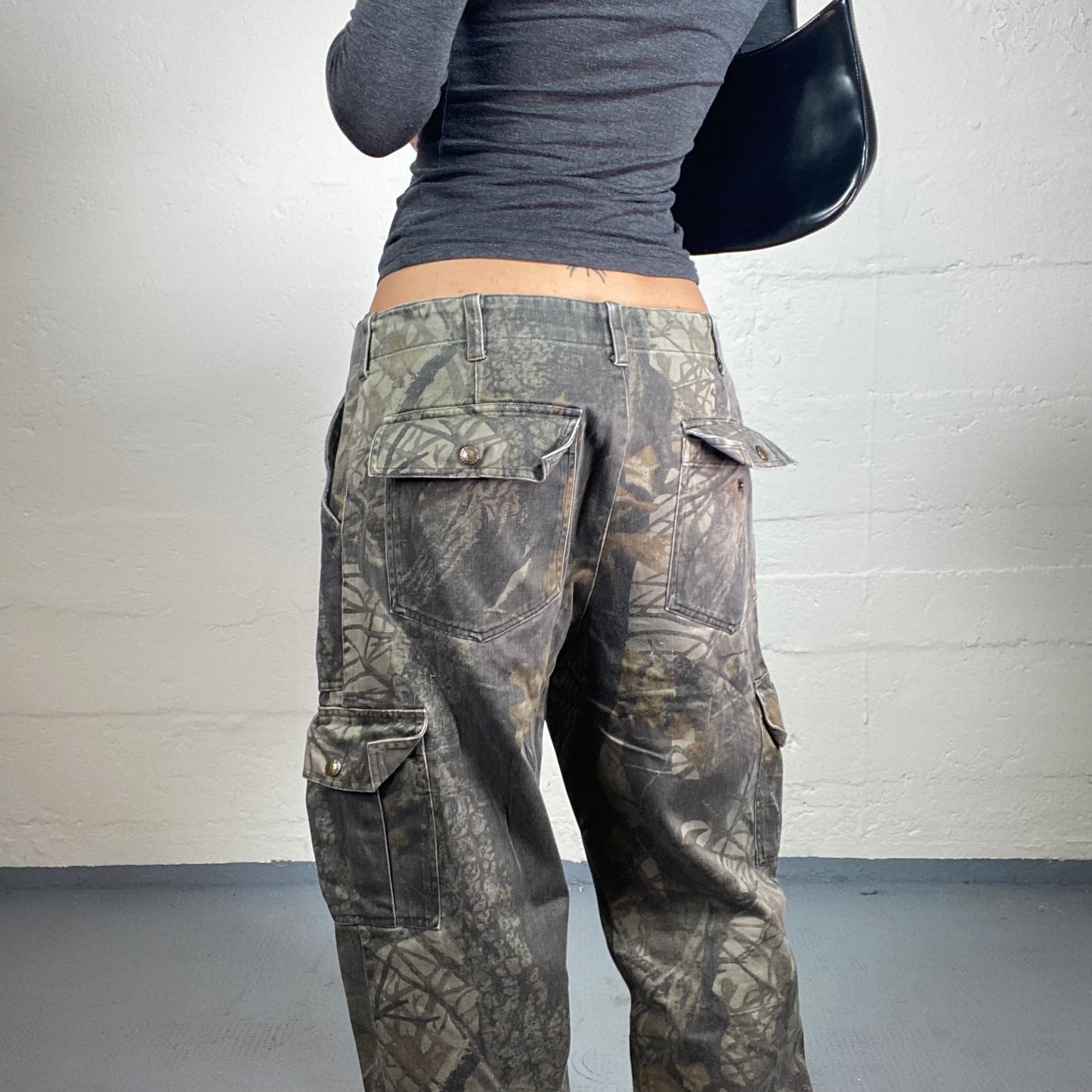 Vintage 2000's Camouflage Style Baggy Printed Brown/Grey Pants with Big Pockets (XL)