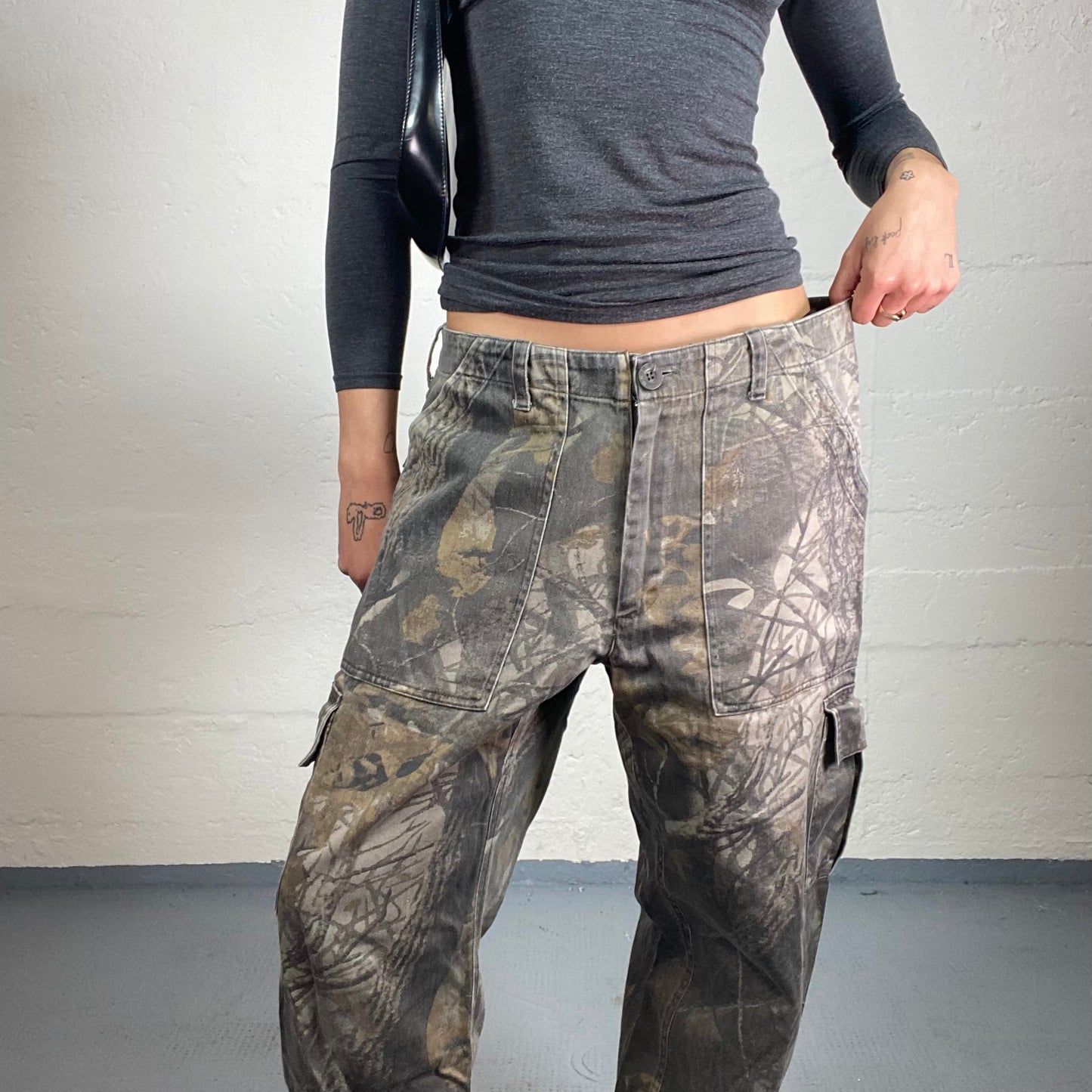 Vintage 2000's Camouflage Style Baggy Printed Brown/Grey Pants with Big Pockets (XL)