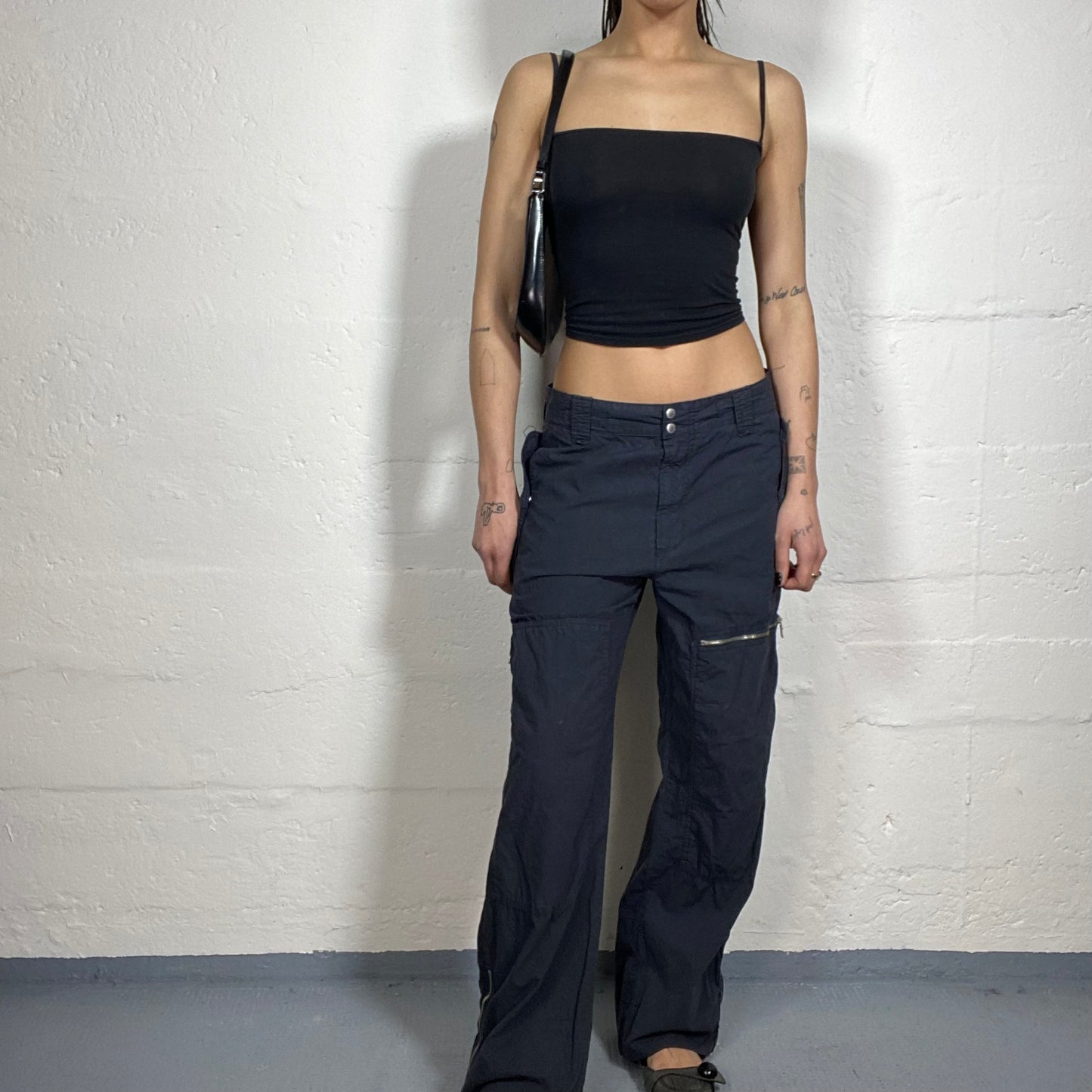 Vintage 2000’s Skater Low Waisted Baggy Black Pants with Zipper Details (S/M)