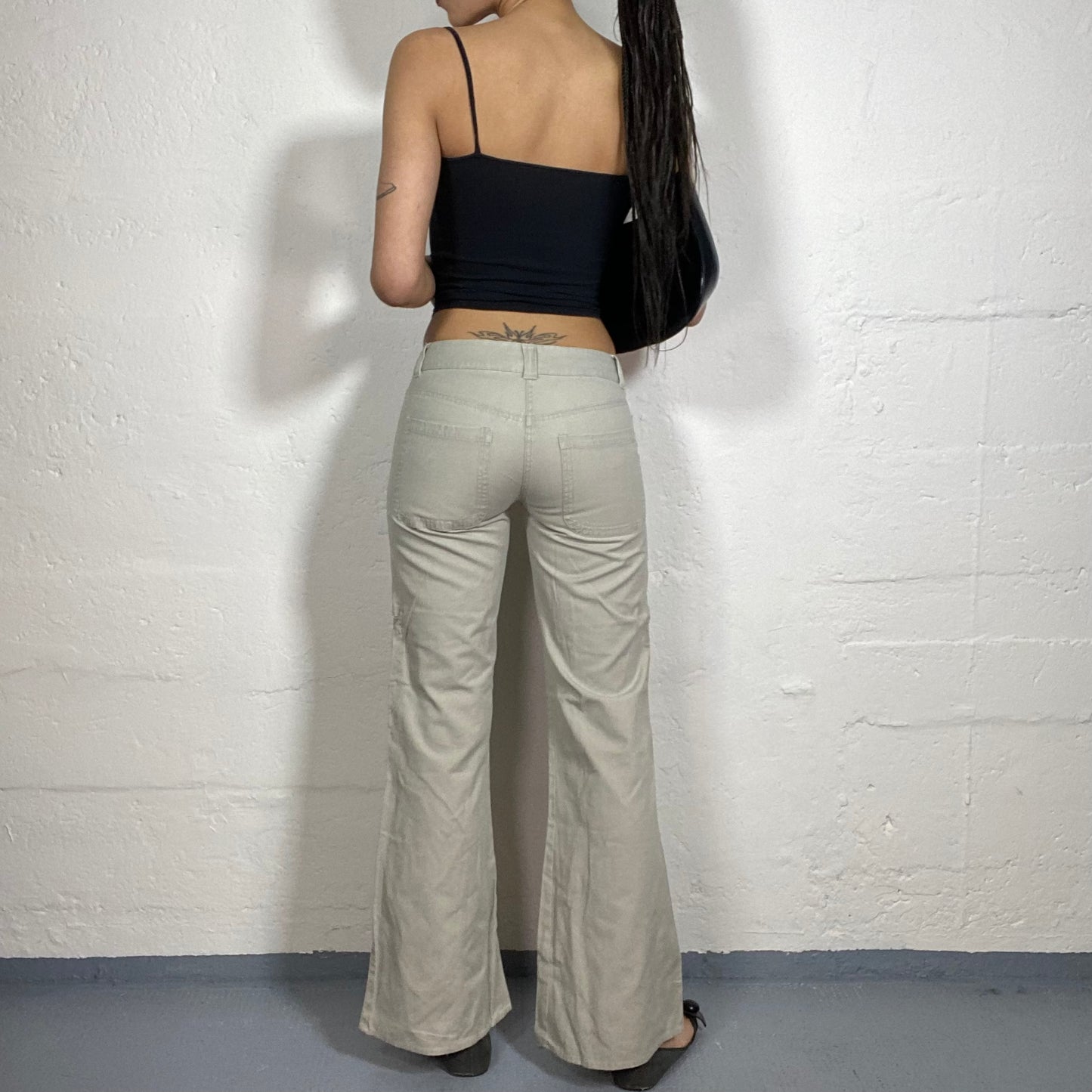 Vintage 90’ Classic Low Waisted Flare Beige Pants with Pocket Button Details (XS)