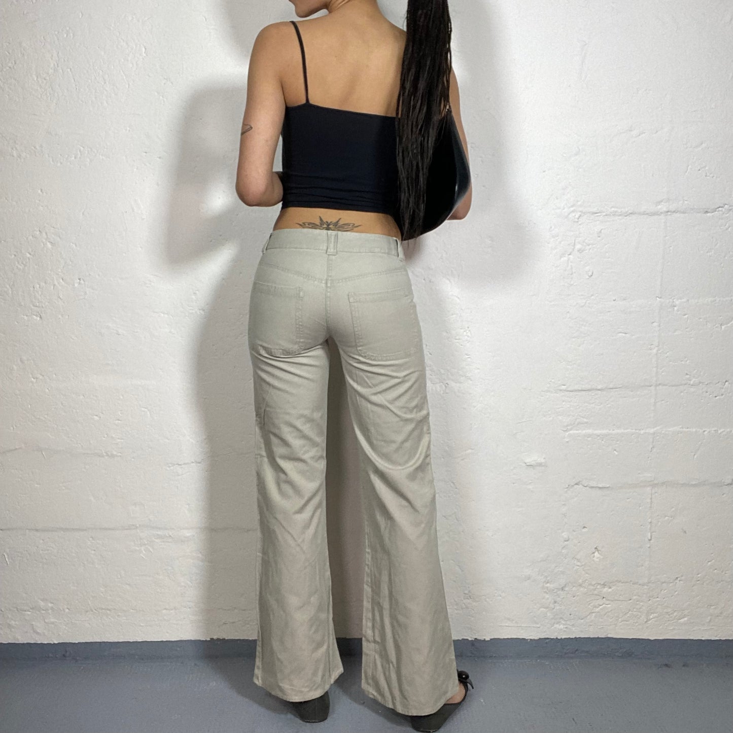 Vintage 90’ Classic Low Waisted Flare Beige Pants with Pocket Button Details (XS)