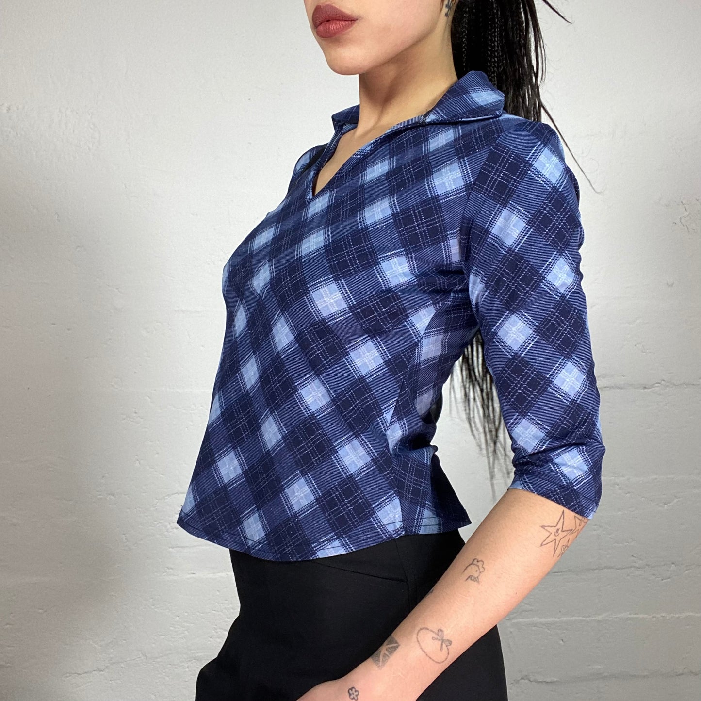 Vintage 90’ Retro Blue 3/4 Sleeves Collar Top with Matching Tone Print (S/M)