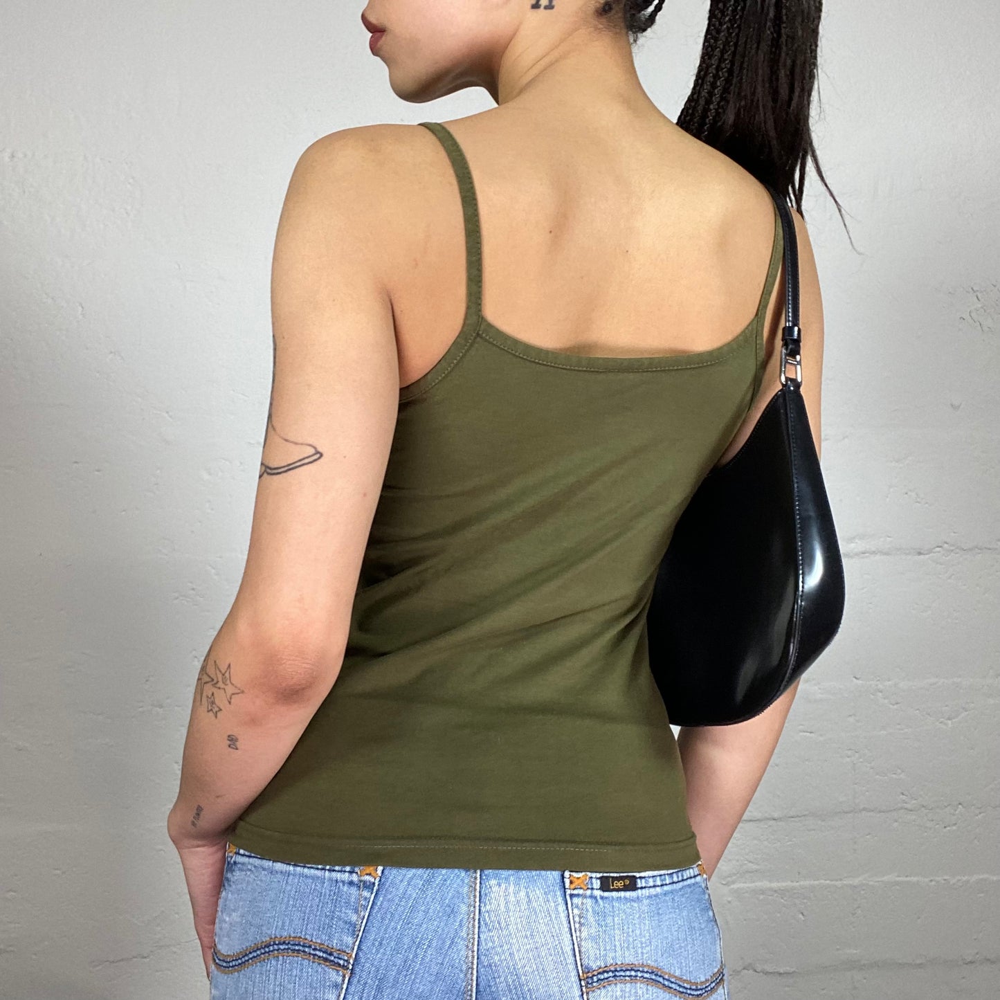 Vintage 2000’s Sporty Khaki Green Cami Top with Golden „De Puta Madre Ibiza 07“ Print (S/M)