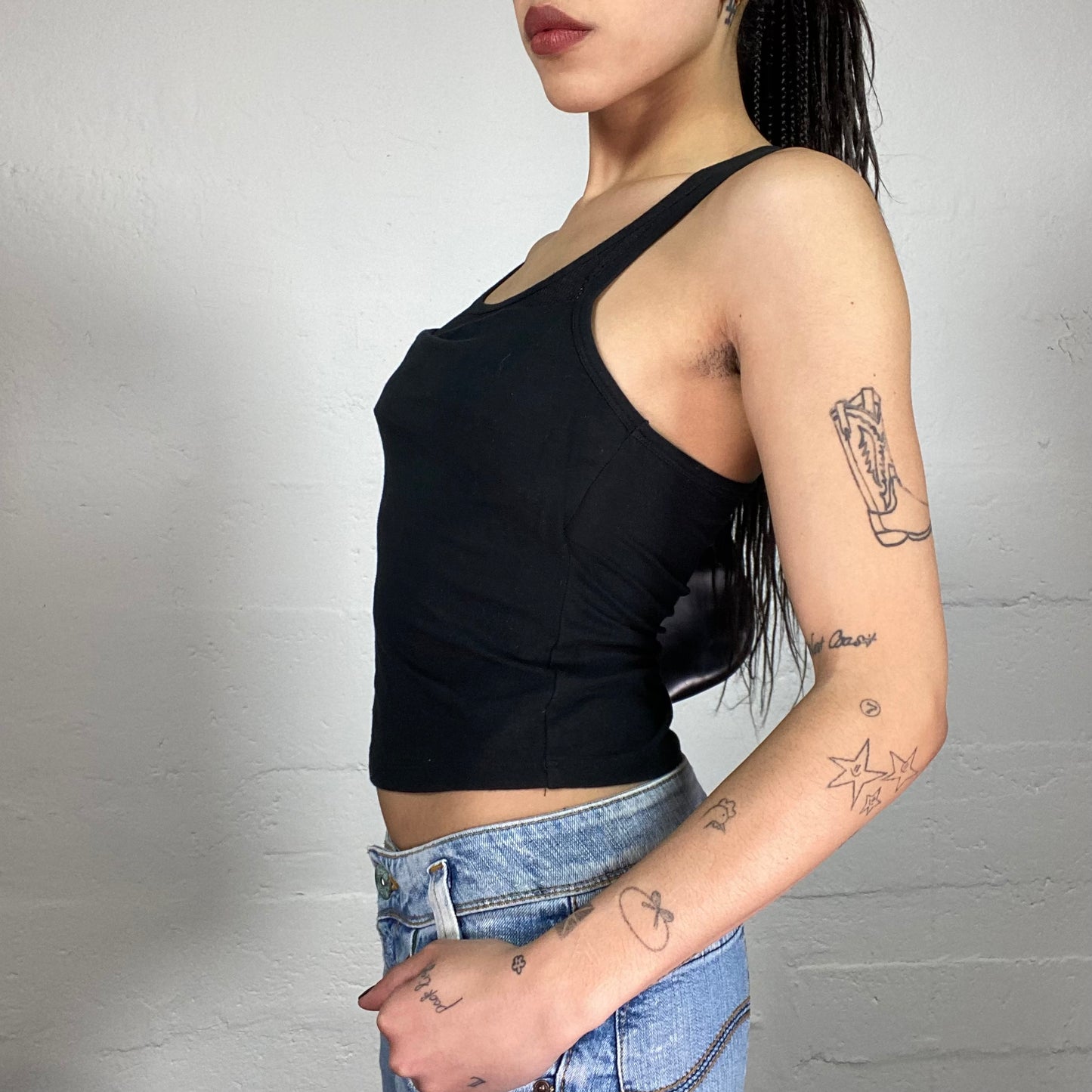 Vintage 2000’ Sporty Black Tank Top with Net Detail and „Rich“ Print (S)