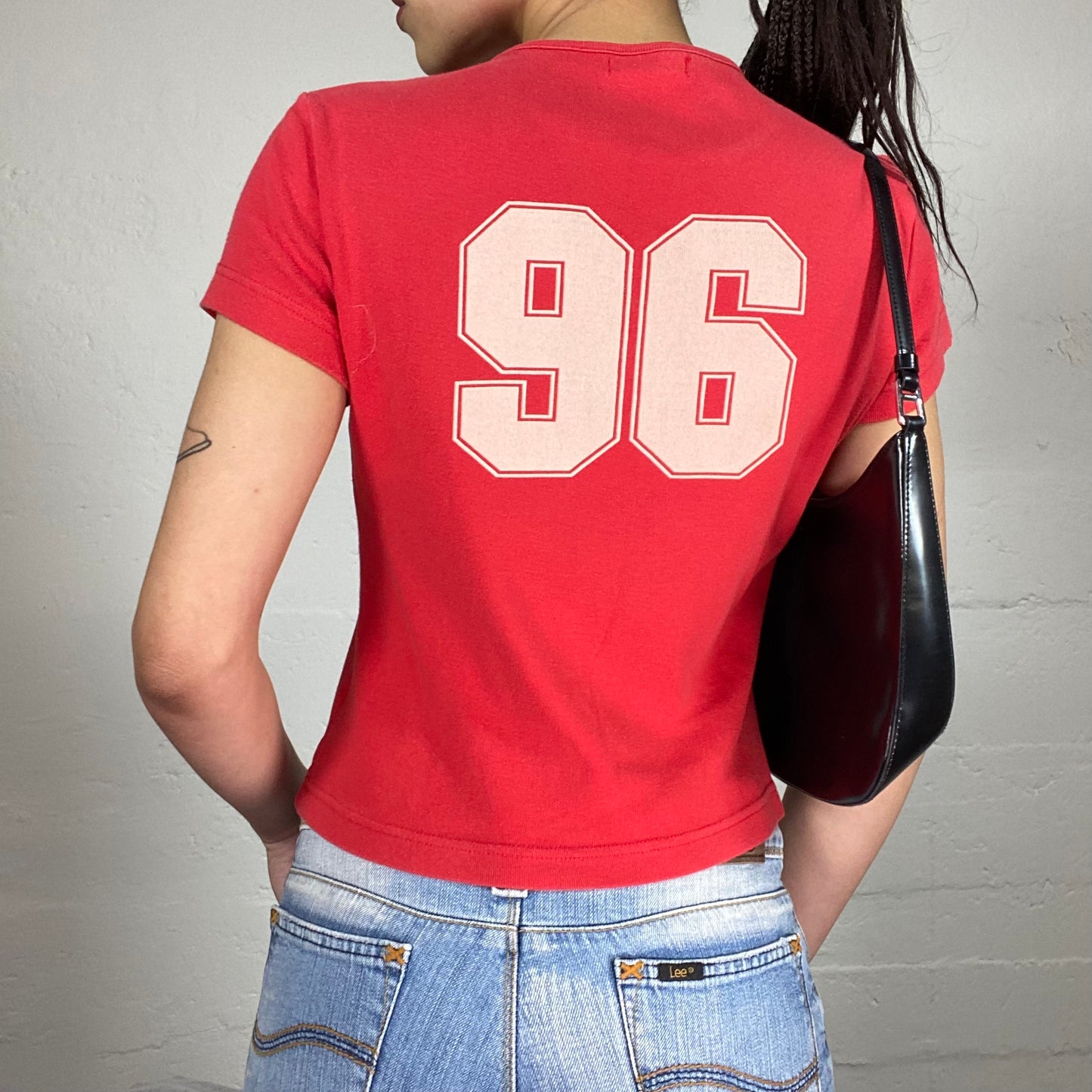 Vintage 2000’ Red University Style Cropped T-Shirt with White „University 96“ Print (S)