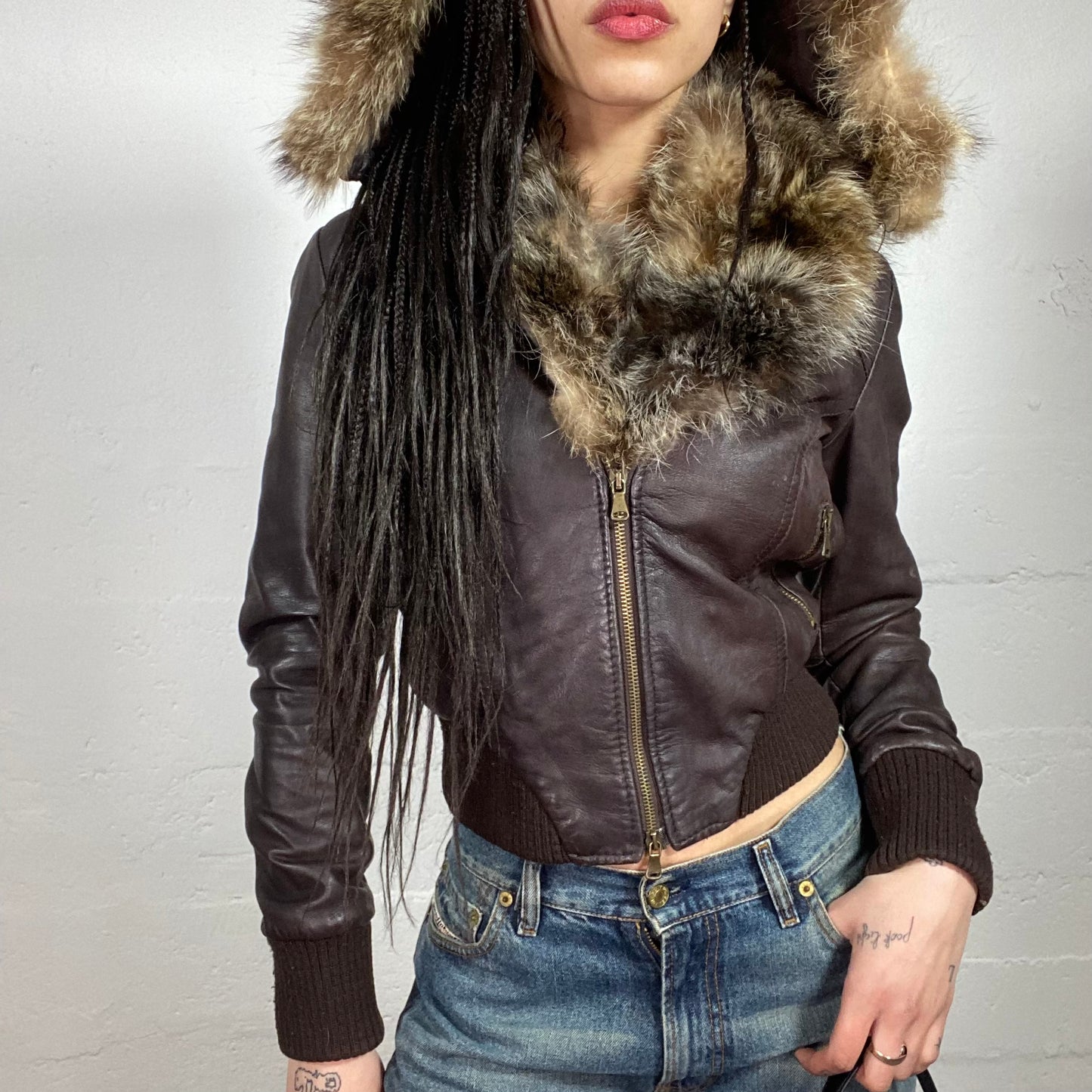 Vintage 2000’ Grunge Brown Leather Bomber Jacket with Fur Hood and Golden Zip (M)