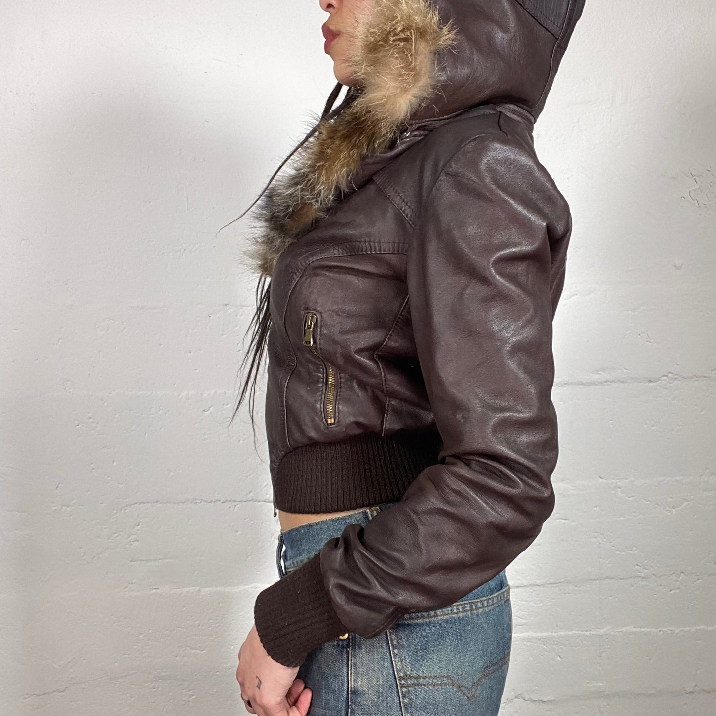 Vintage 2000’ Grunge Brown Leather Bomber Jacket with Fur Hood and Golden Zip (M)