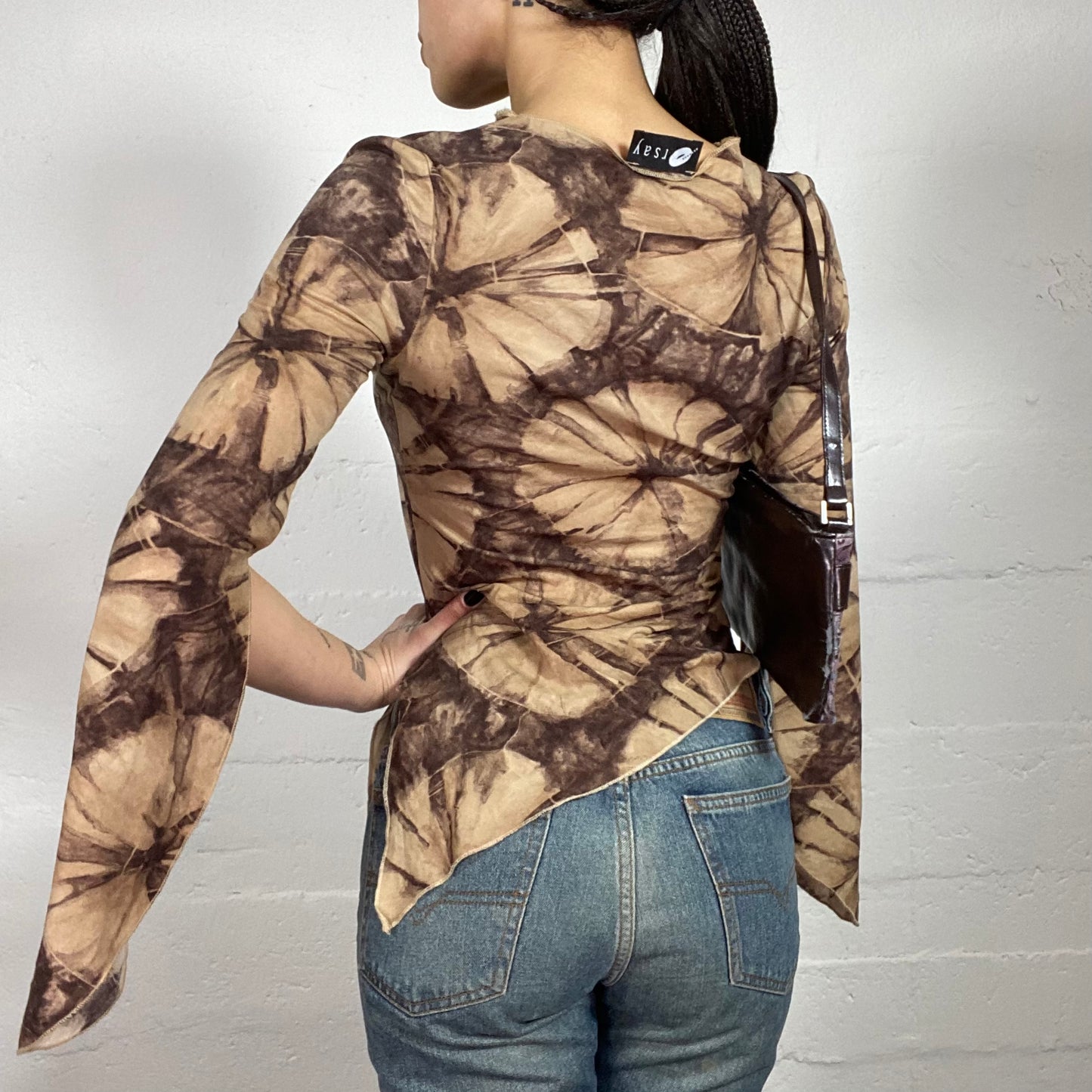 Vintage 90’ Boho Brown and Creamy Toned Asymmetric Flared-Sleeve Printed Top (M)